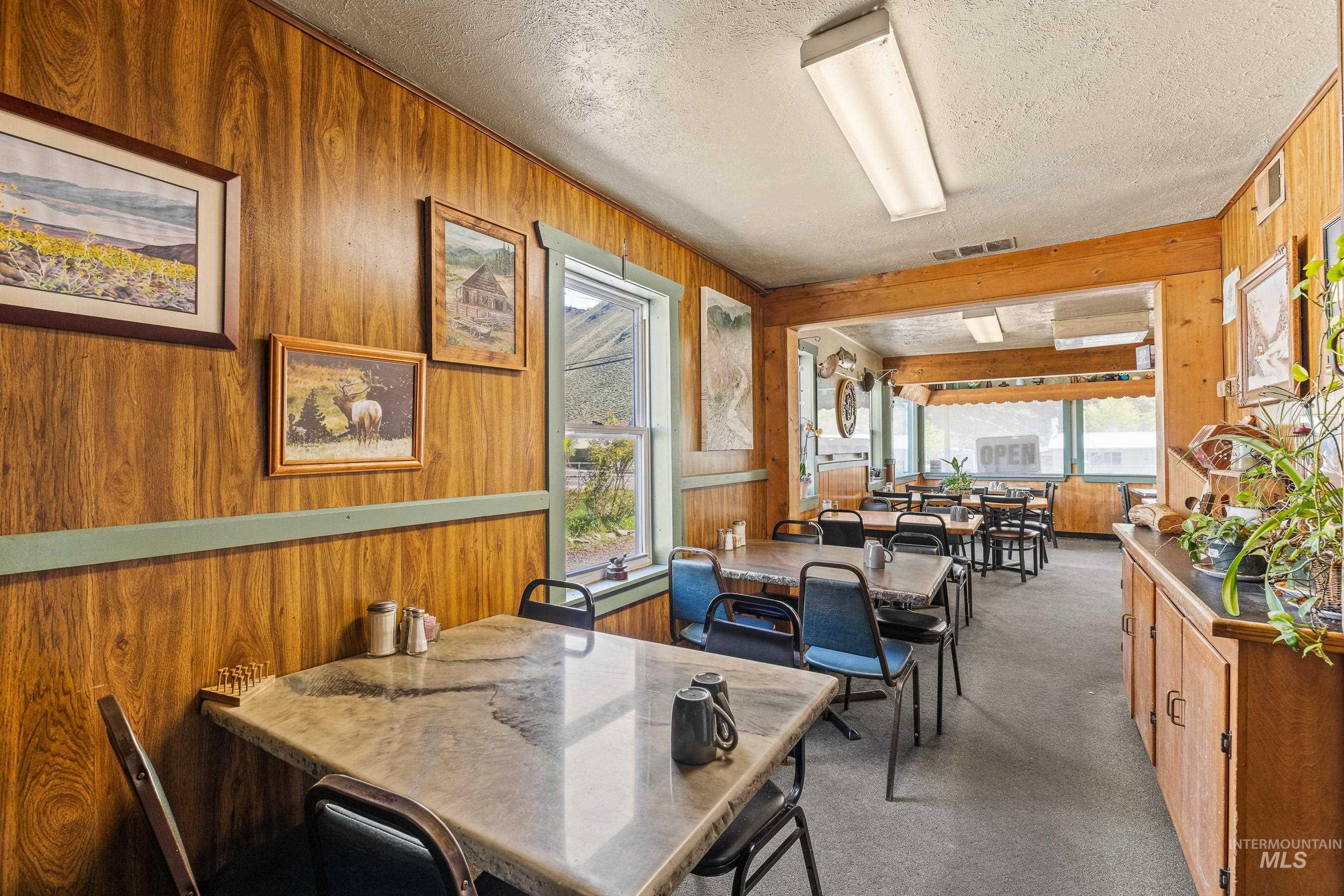 601 S Main St. Property Photo 6