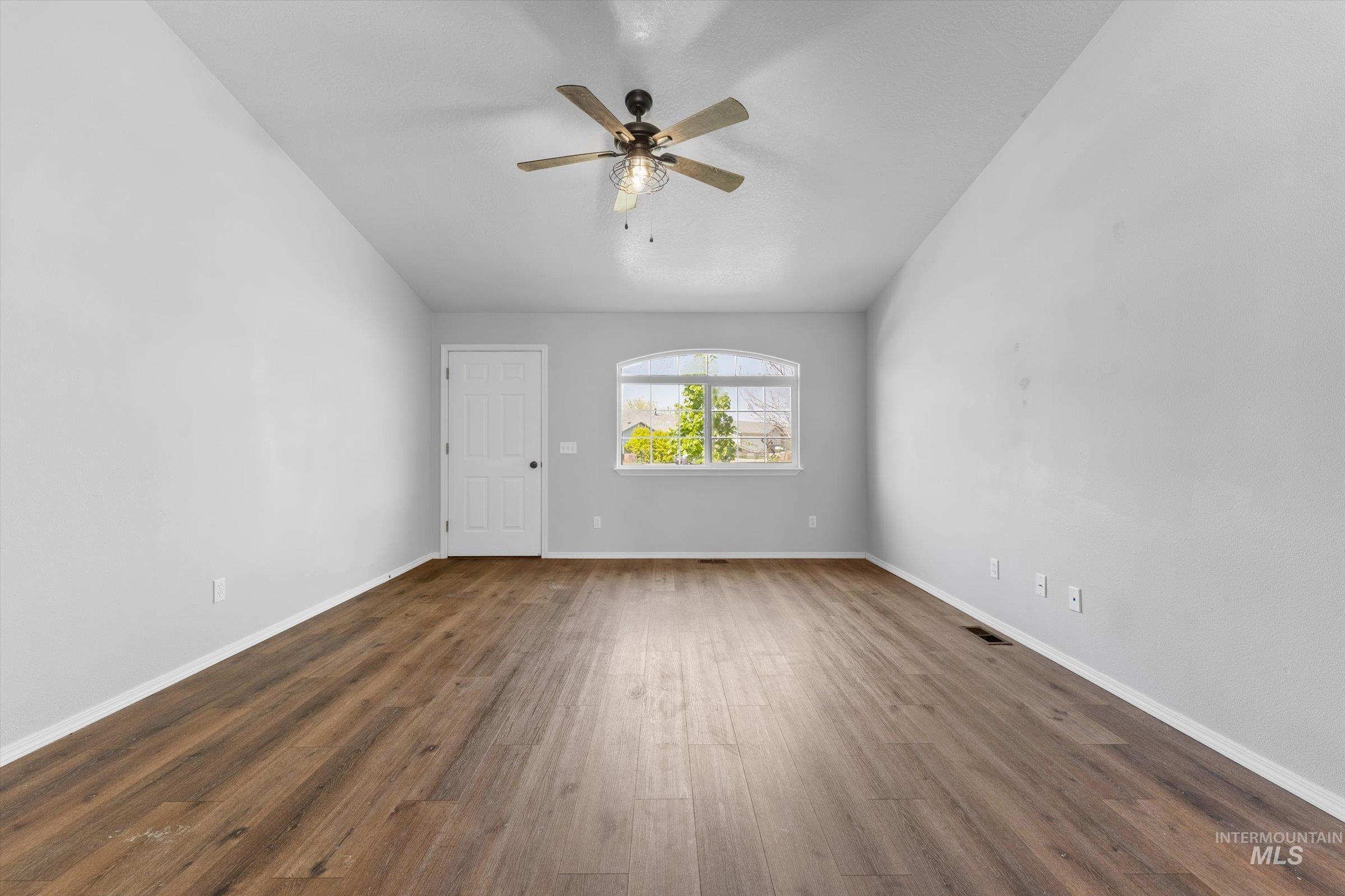 302 Quail Cove Circle Property Photo 6