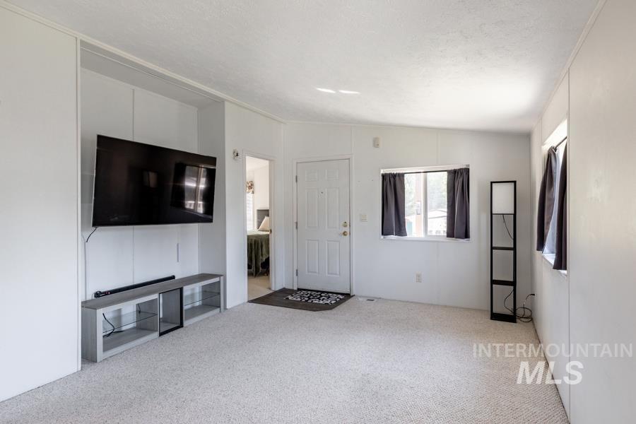 411 N Almon Property Photo 4