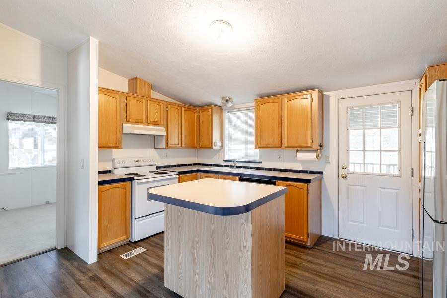 411 N Almon Property Photo 9