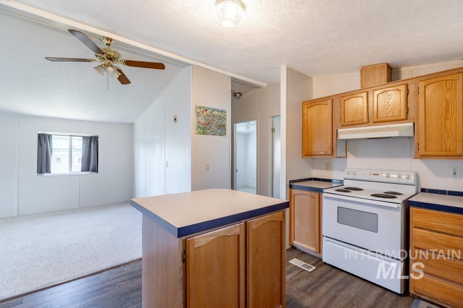 411 N Almon Property Photo 10