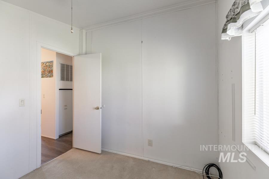 411 N Almon Property Photo 15