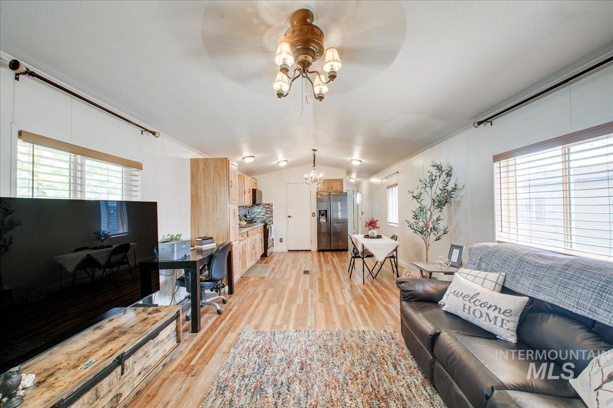 510 River Valley St Property Photo 5