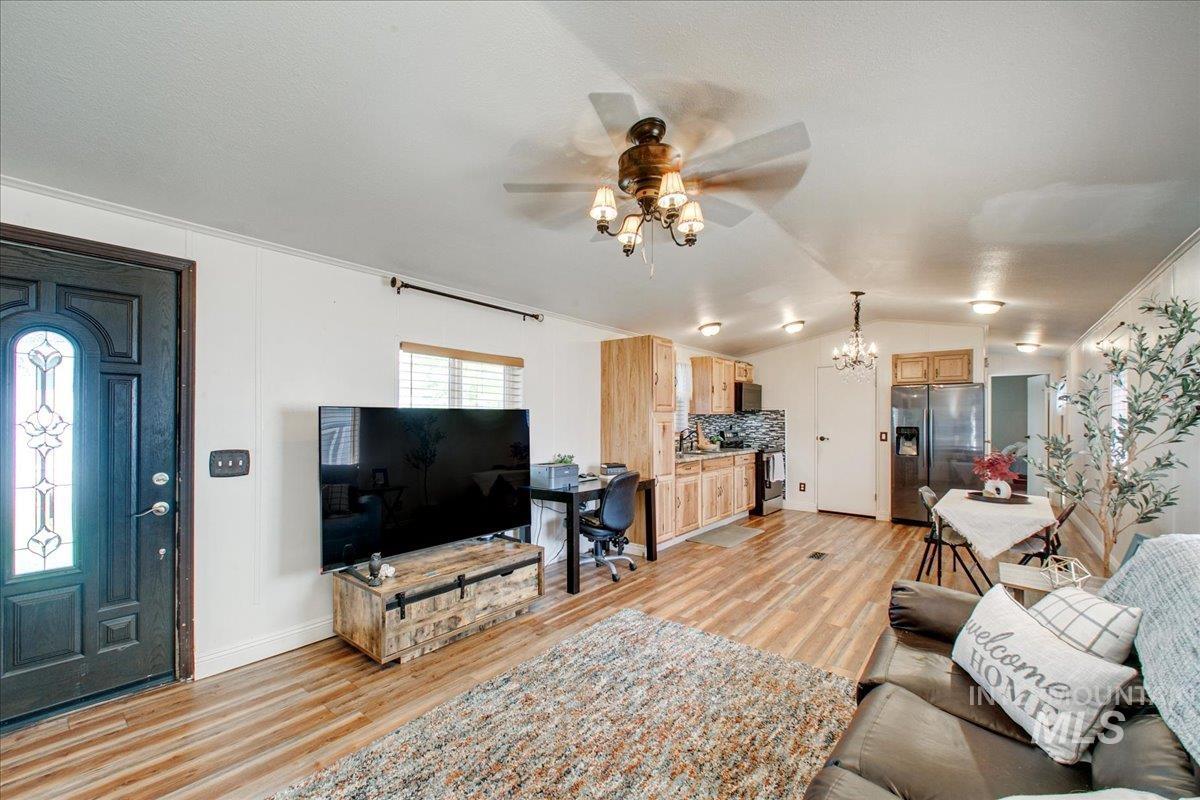 510 River Valley St Property Photo 6