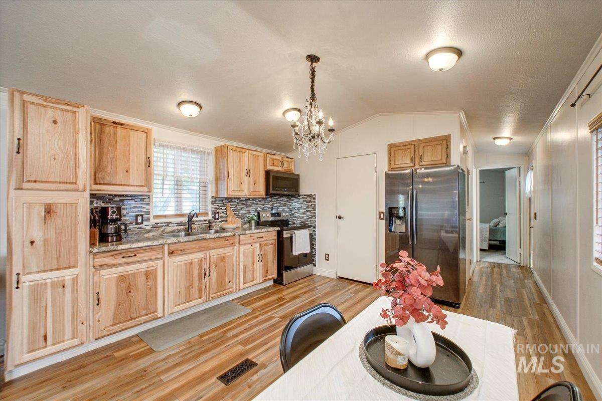 510 River Valley St Property Photo 7