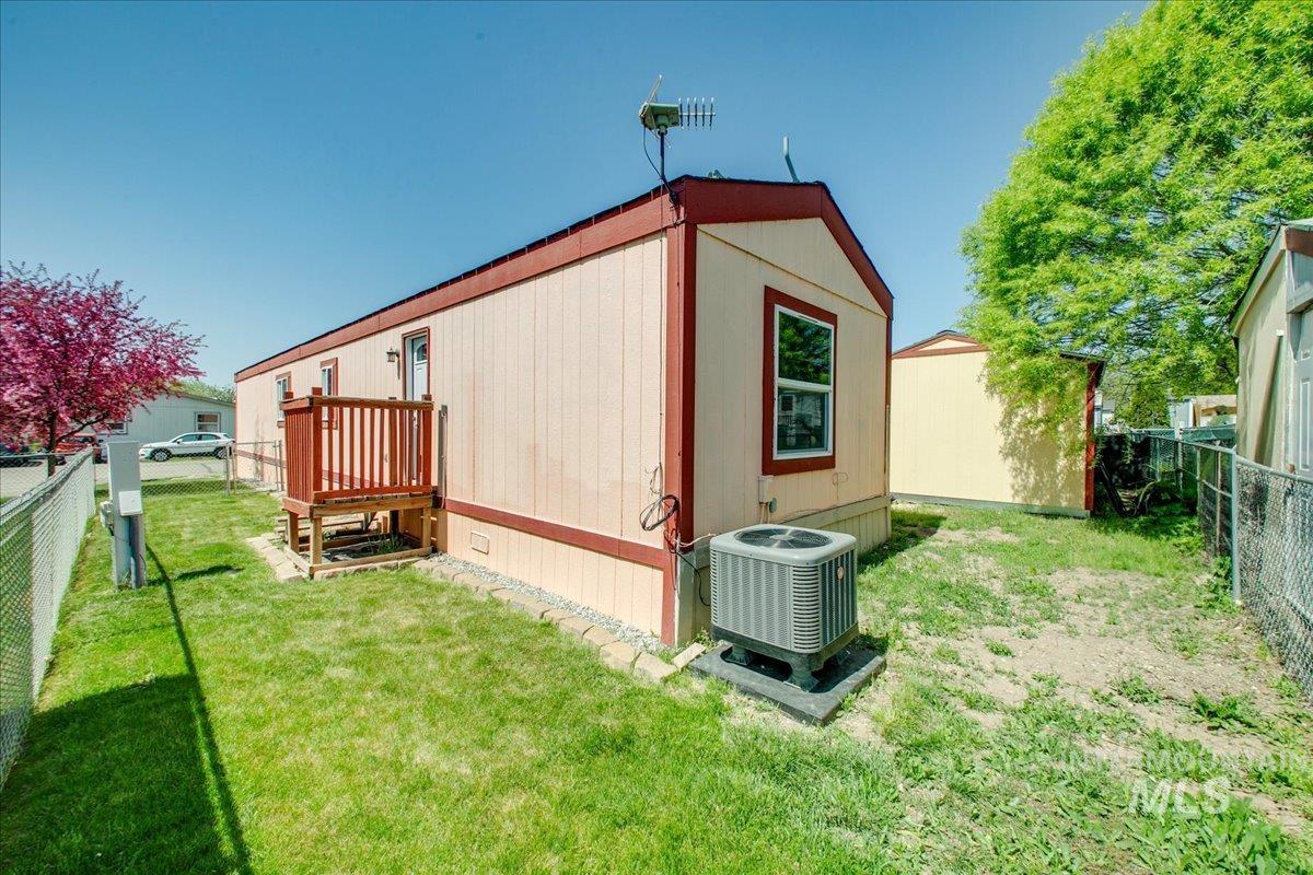 510 River Valley St Property Photo 20