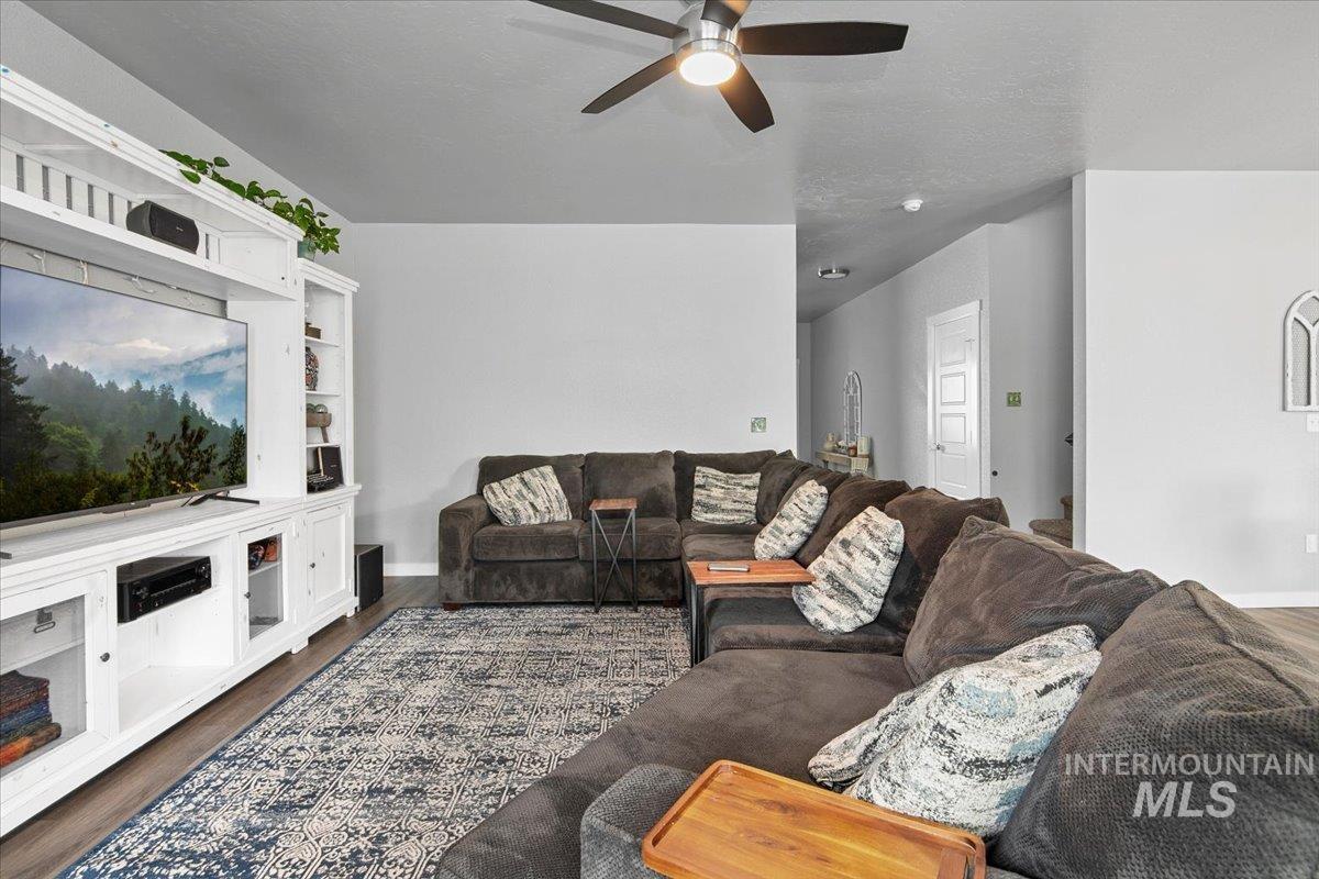1055 E Ionia Dr. Property Photo 7