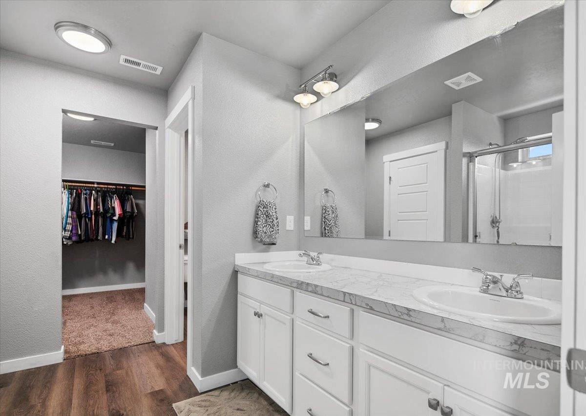 1055 E Ionia Dr. Property Photo 11
