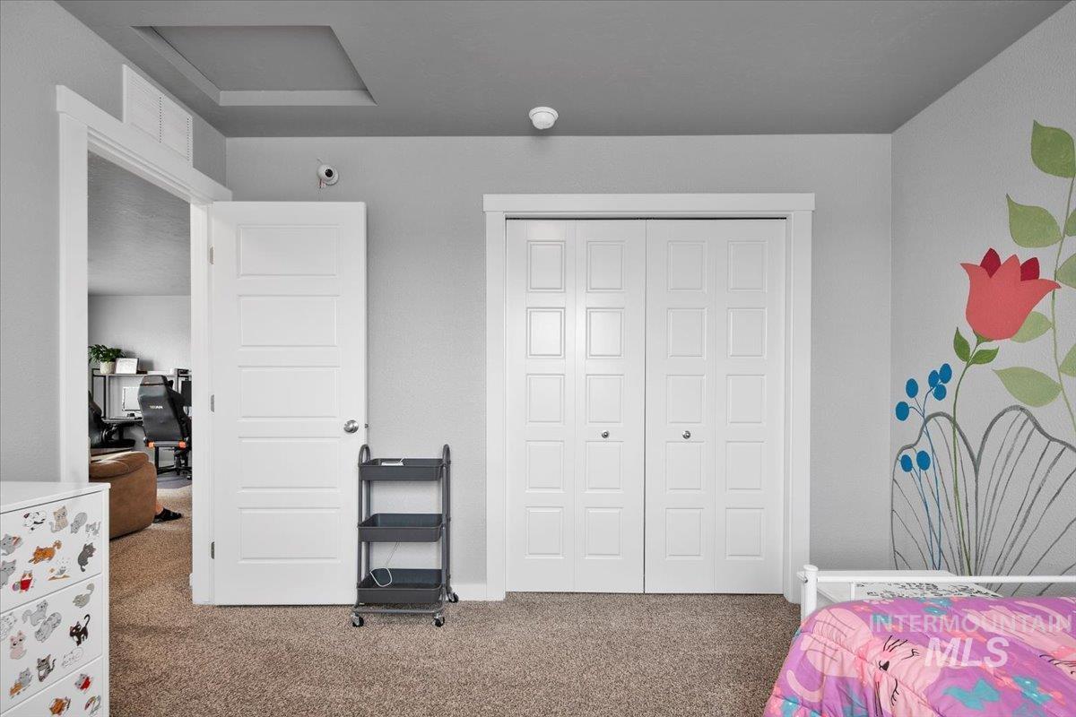 1055 E Ionia Dr. Property Photo 14