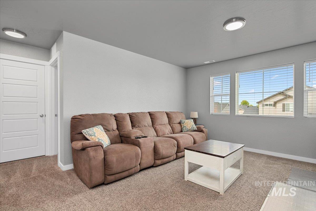 1055 E Ionia Dr. Property Photo 27