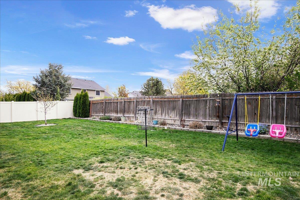 1055 E Ionia Dr. Property Photo 42