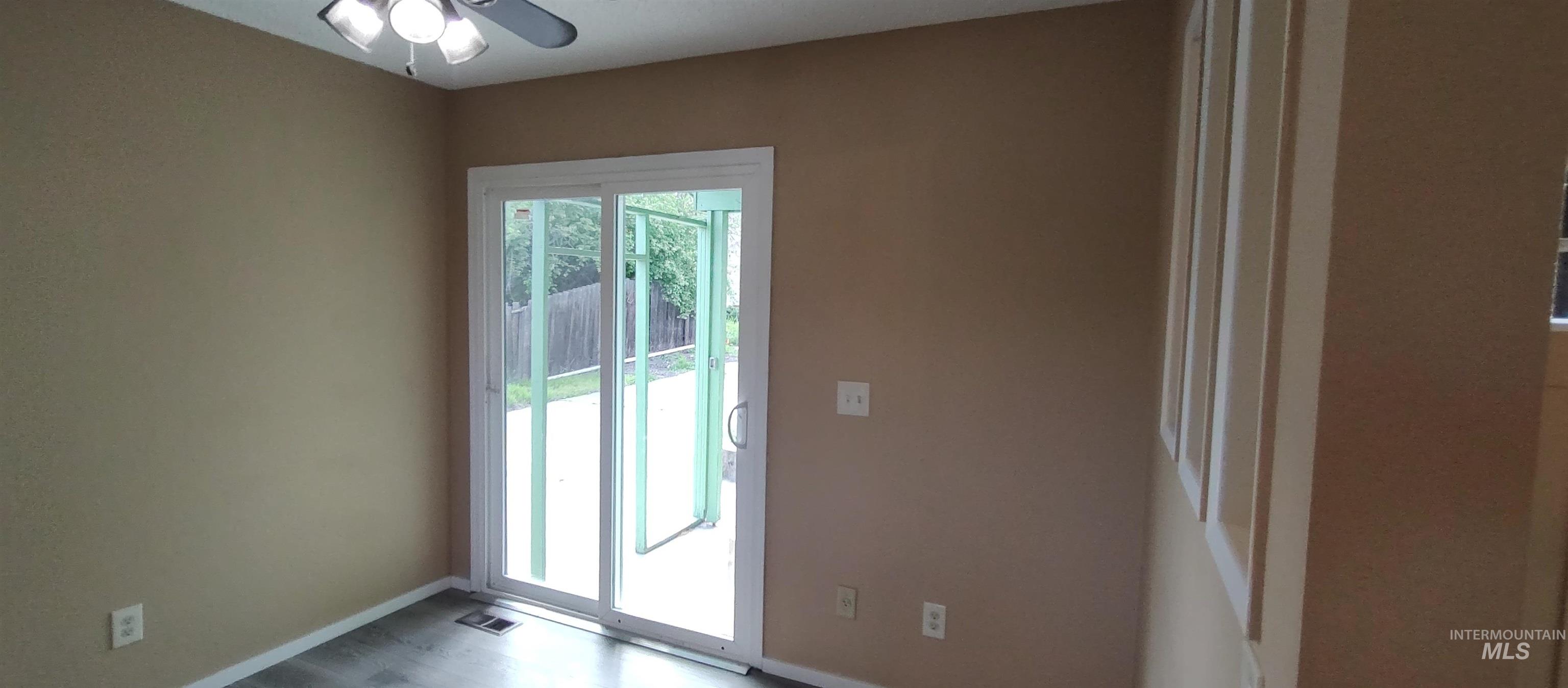 2933 Garfield Ct Property Photo 9