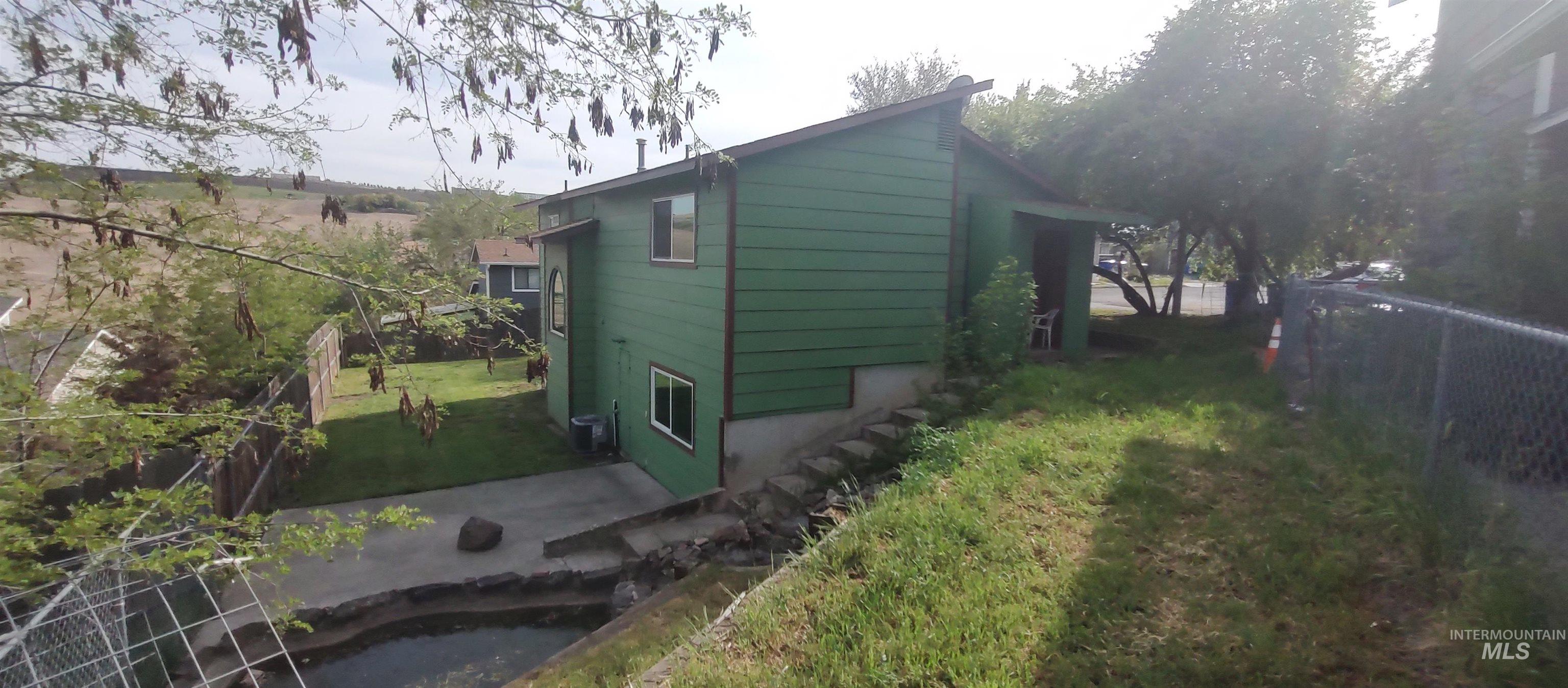2933 Garfield Ct Property Photo 47