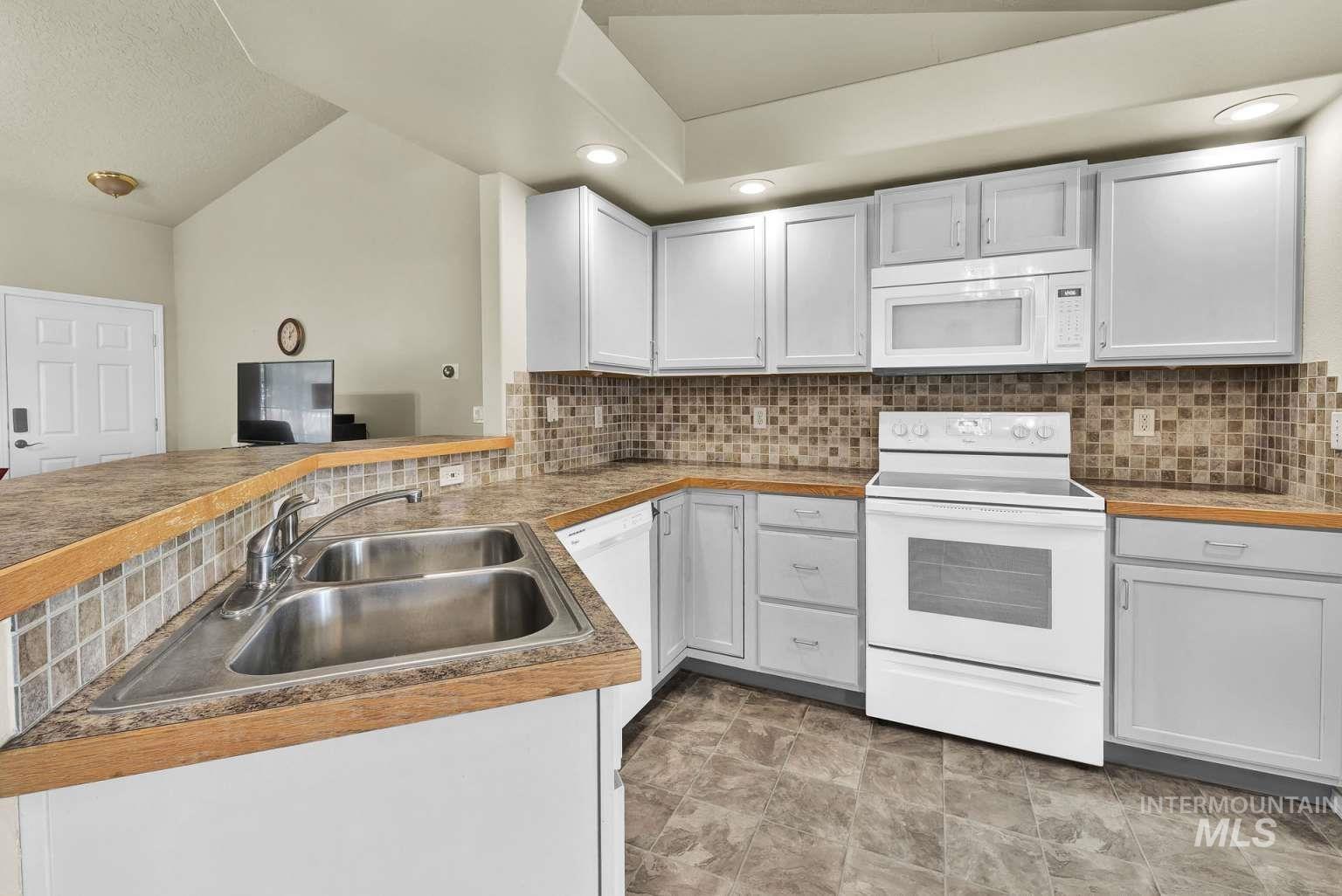11793 Shelburne Property Photo 14