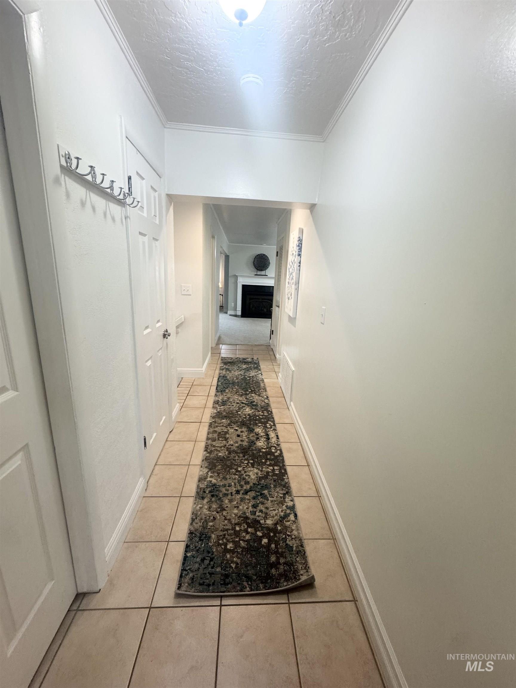 1095 N Camelot Dr Property Photo 18