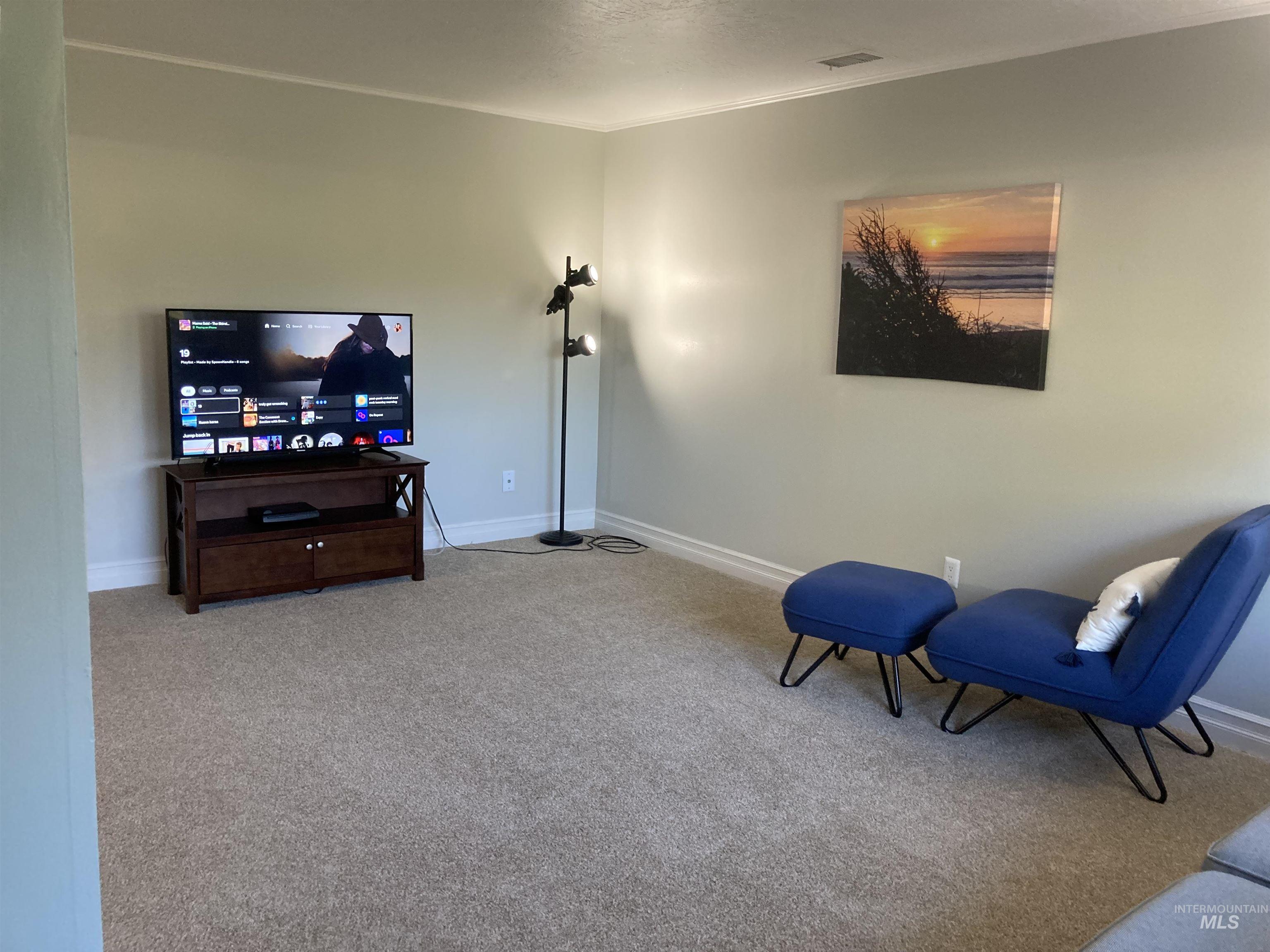 1095 N Camelot Dr Property Photo 20