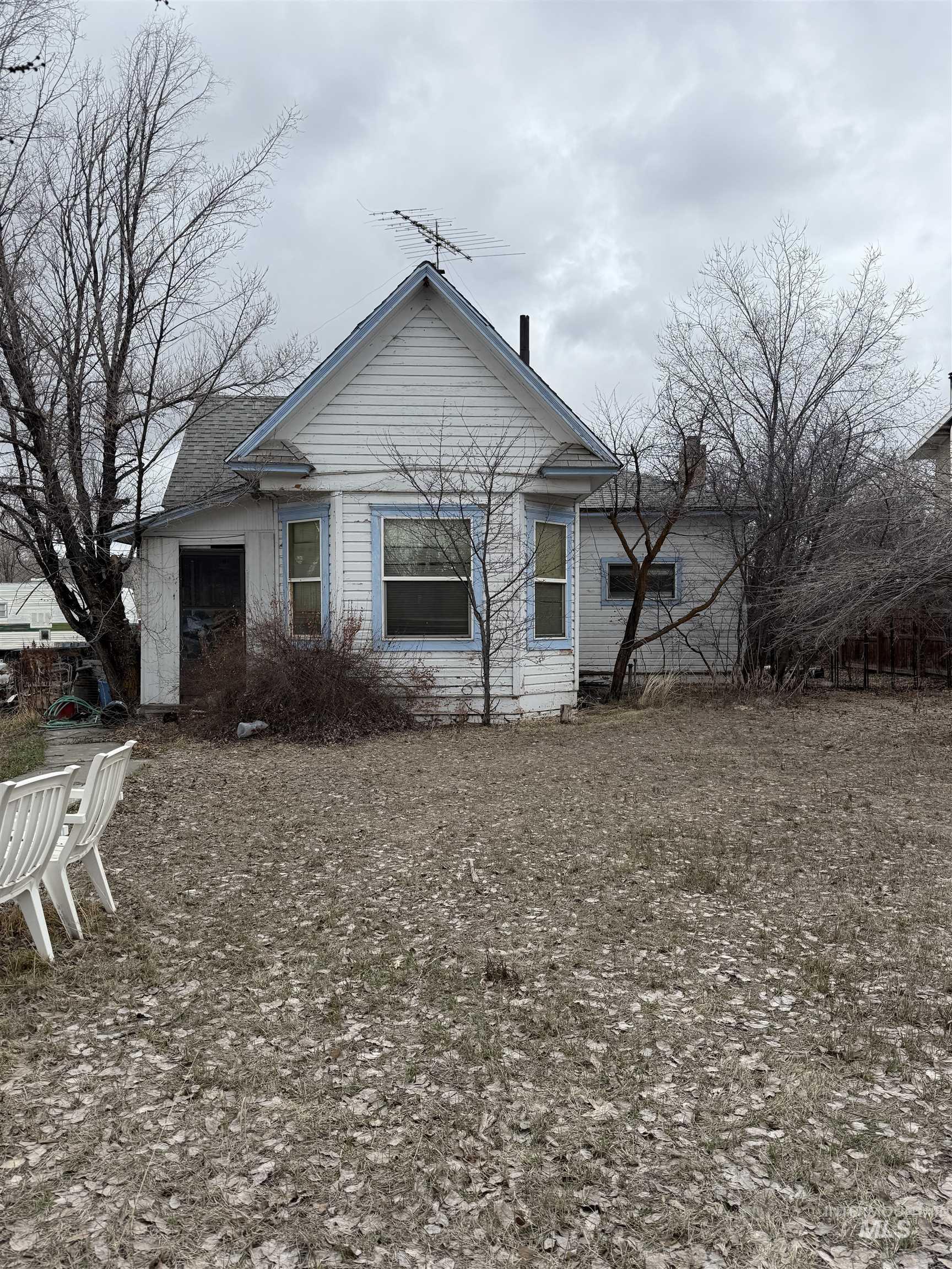 20495 Main St Property Photo 1