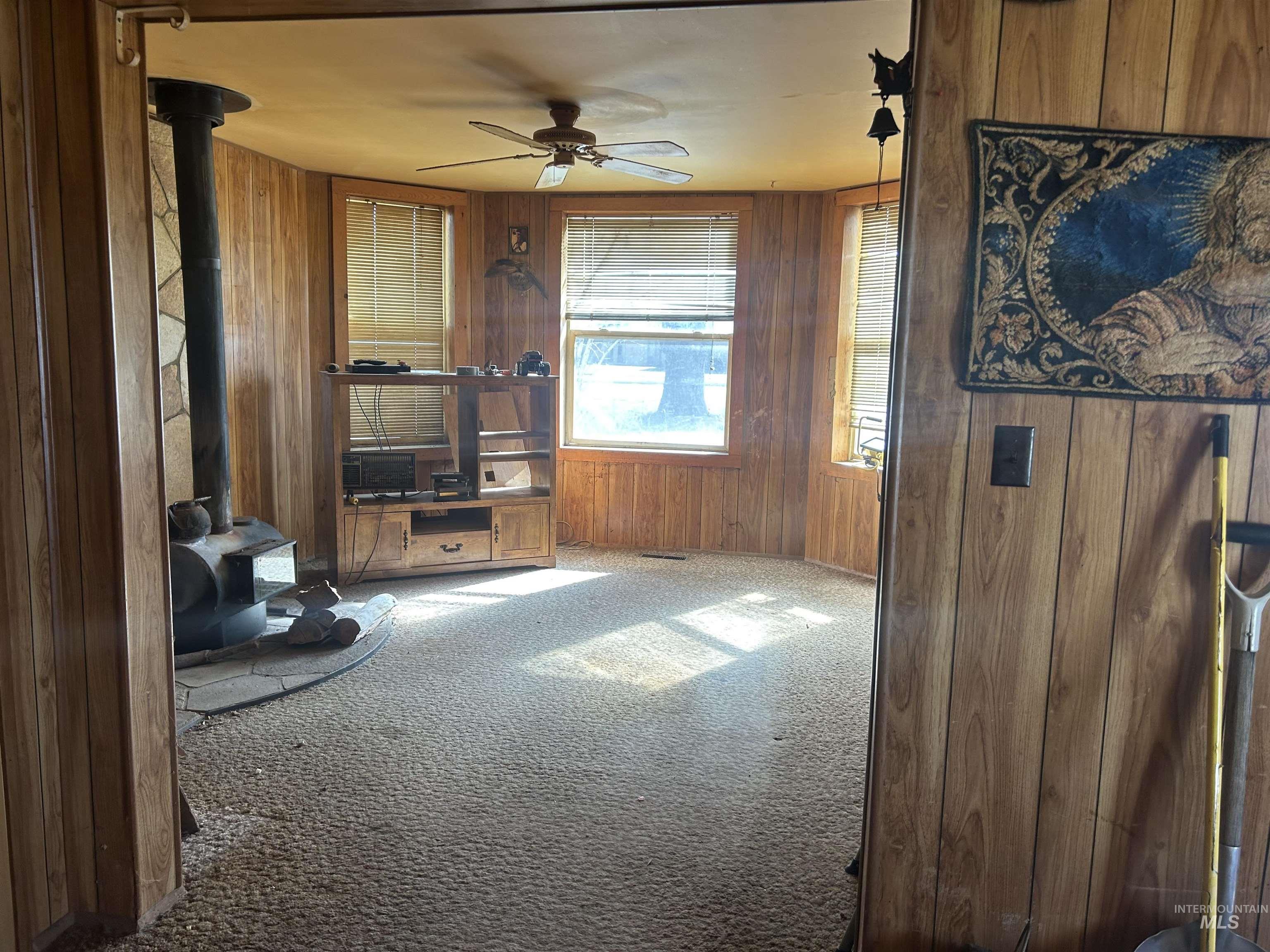 20495 Main St Property Photo 2