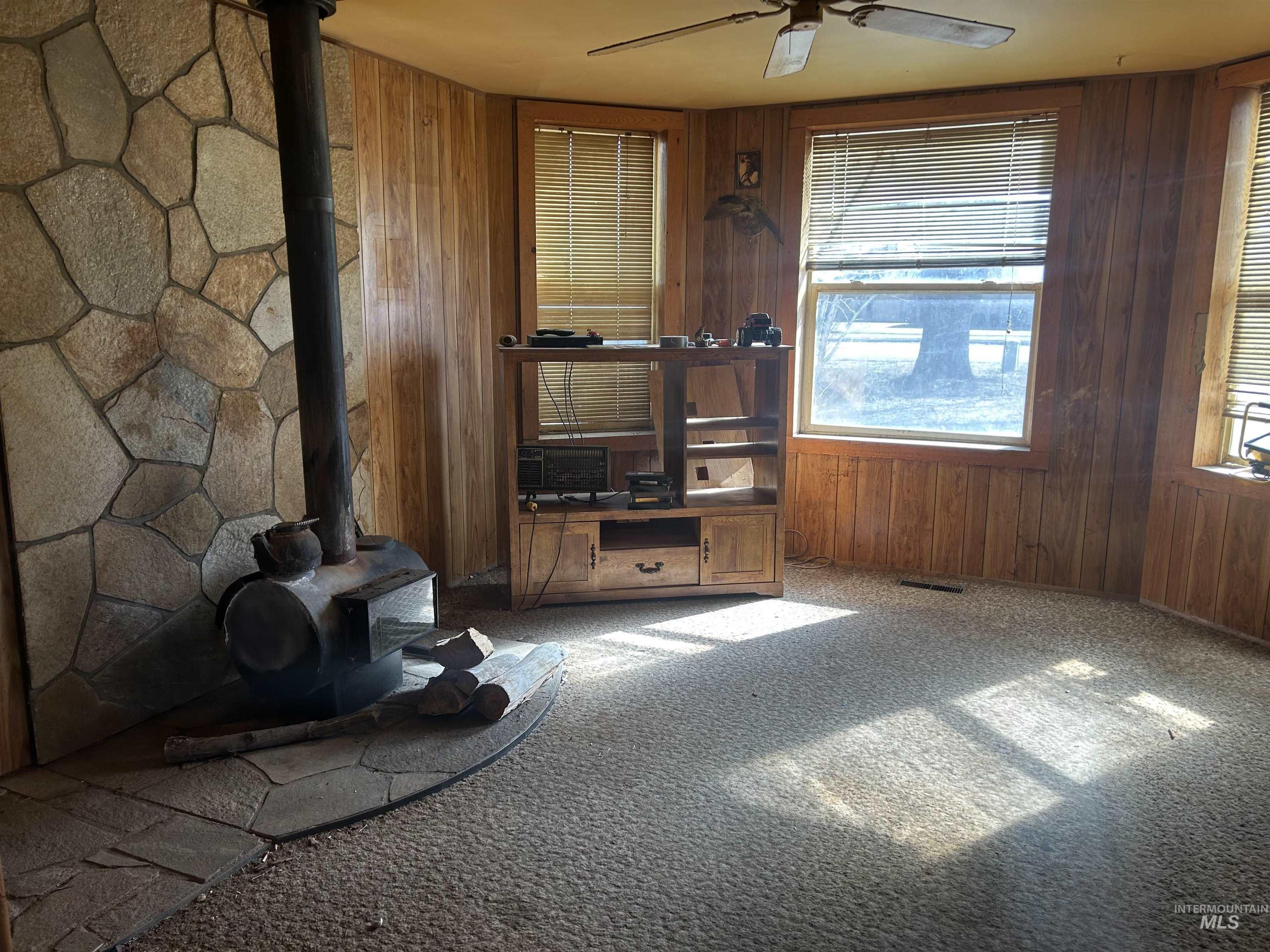 20495 Main St Property Photo 3