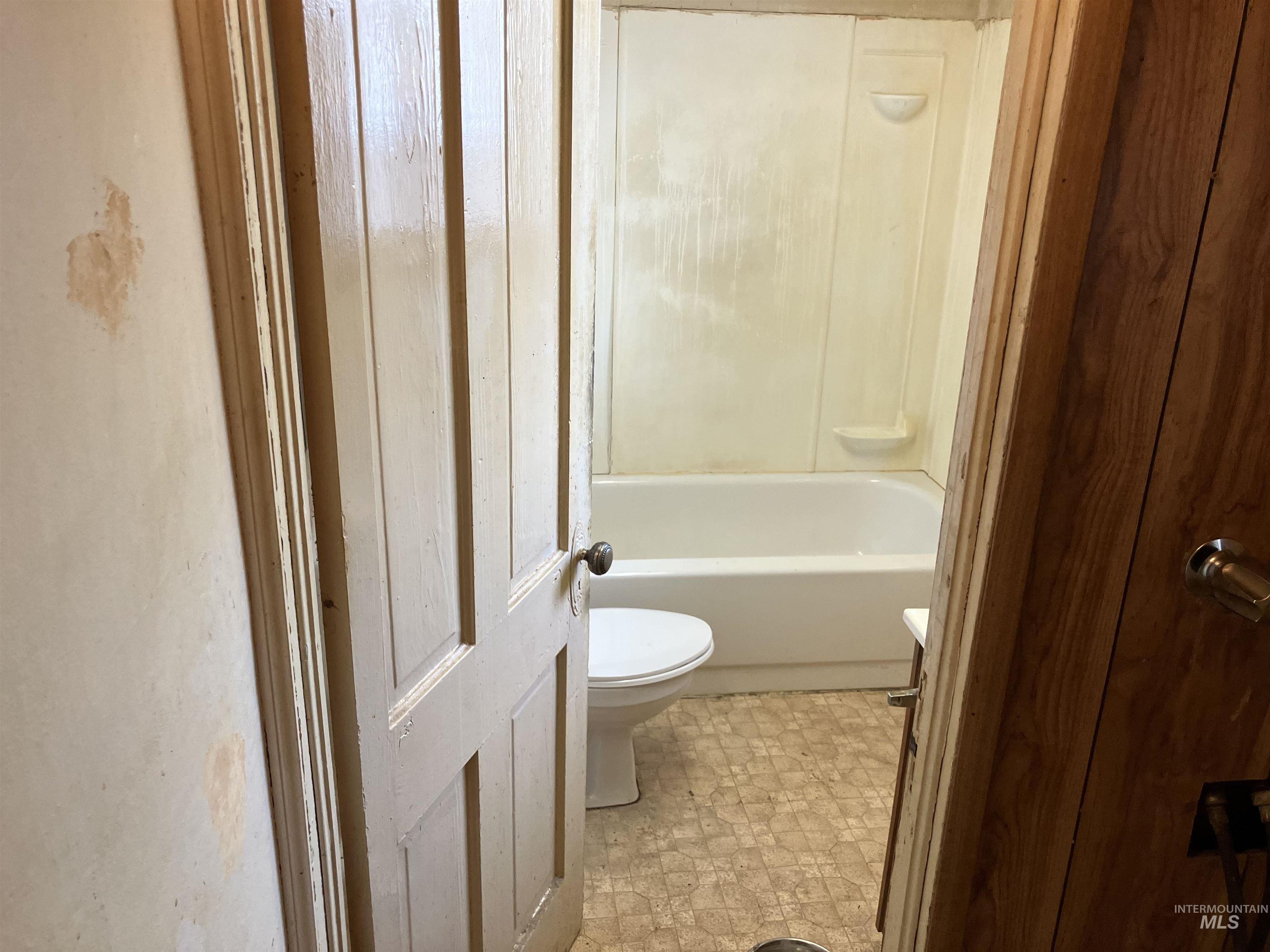 20495 Main St Property Photo 5