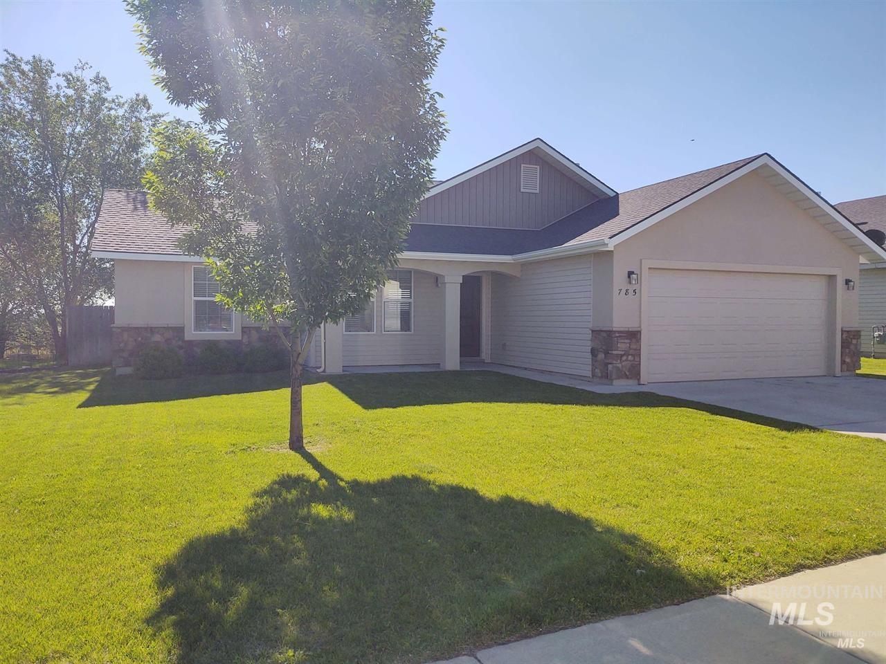 785 Parkwood Property Photo