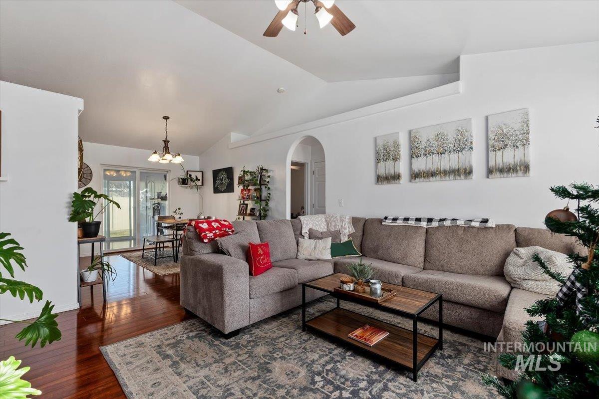 1064 Arrow Wood Court Property Photo 4