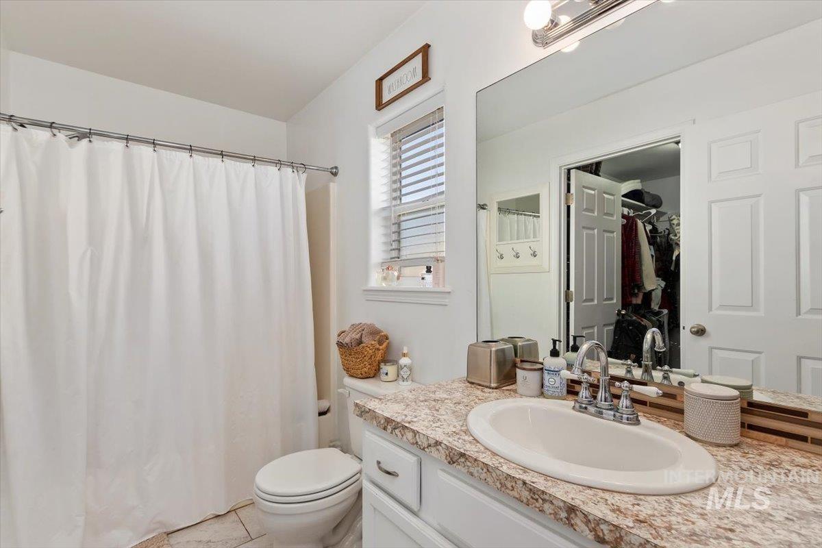 1064 Arrow Wood Court Property Photo 16