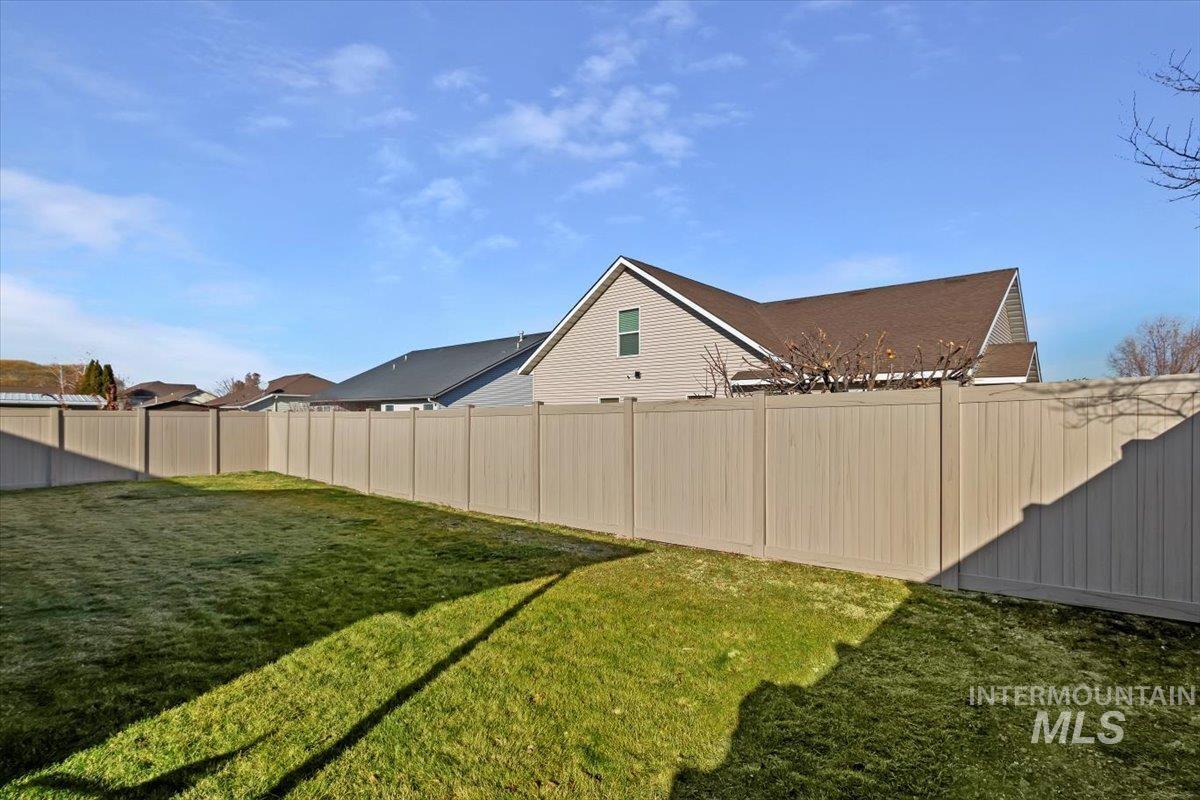 1064 Arrow Wood Court Property Photo 24