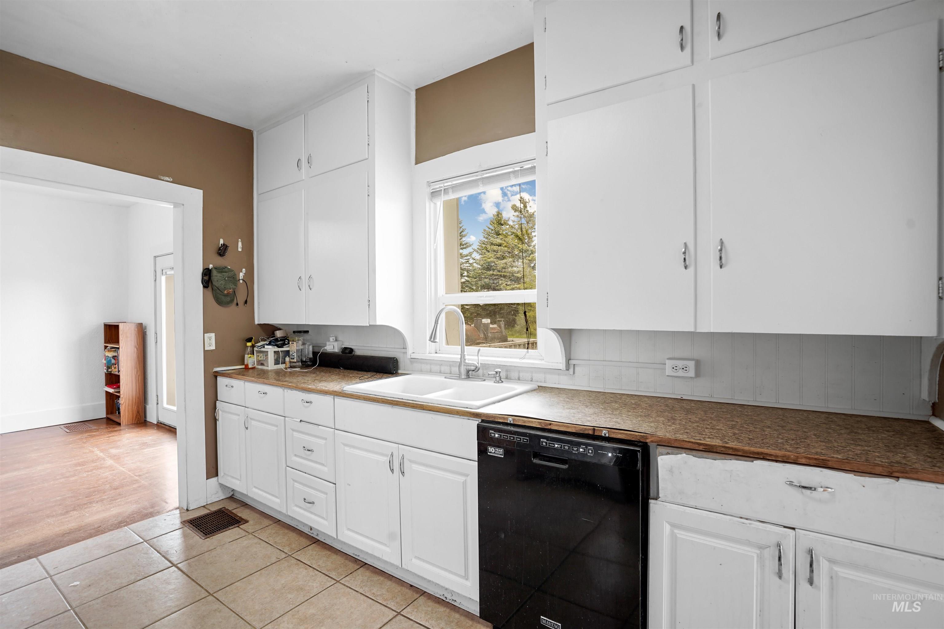 464 S 950 W Property Photo 3