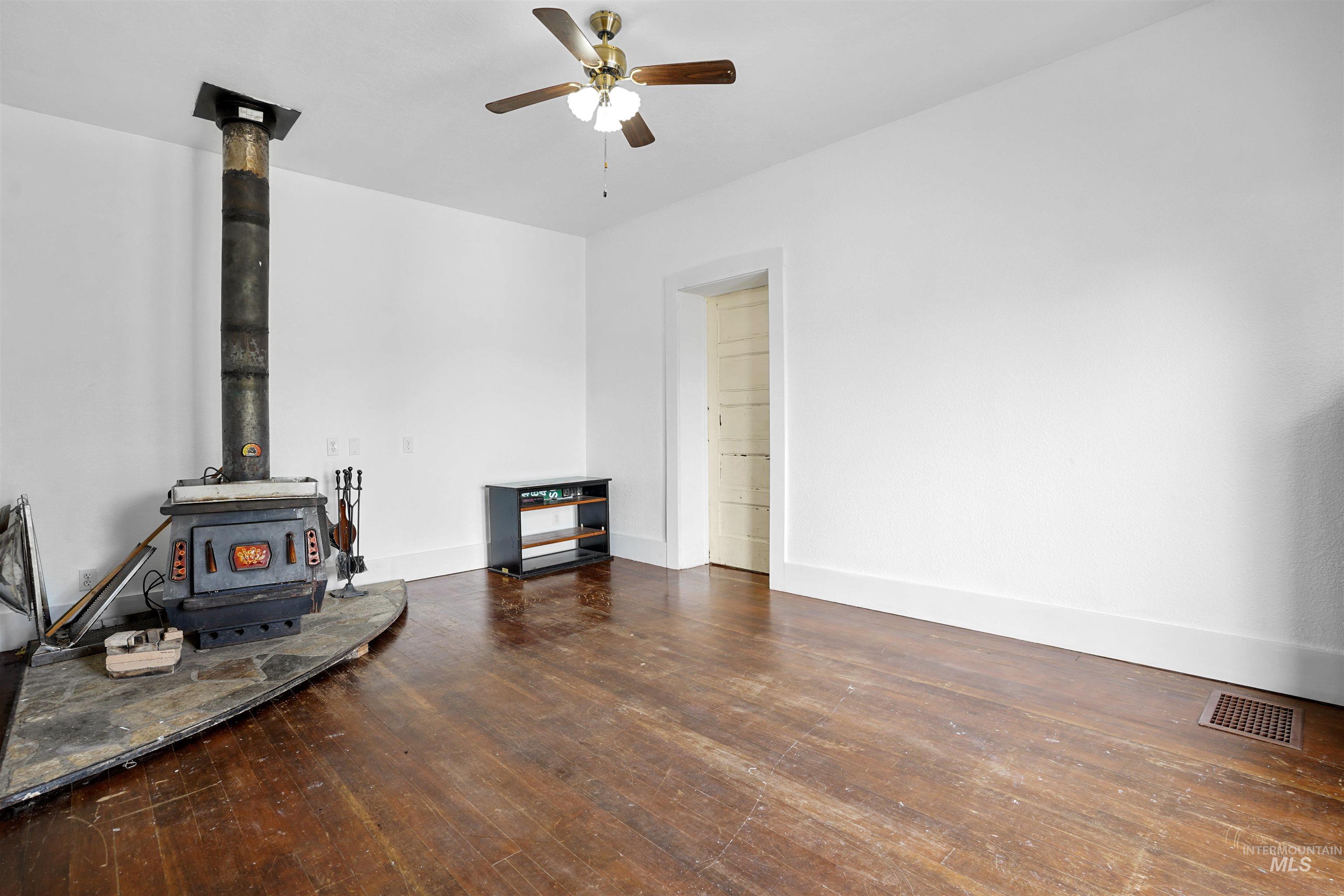 464 S 950 W Property Photo 5