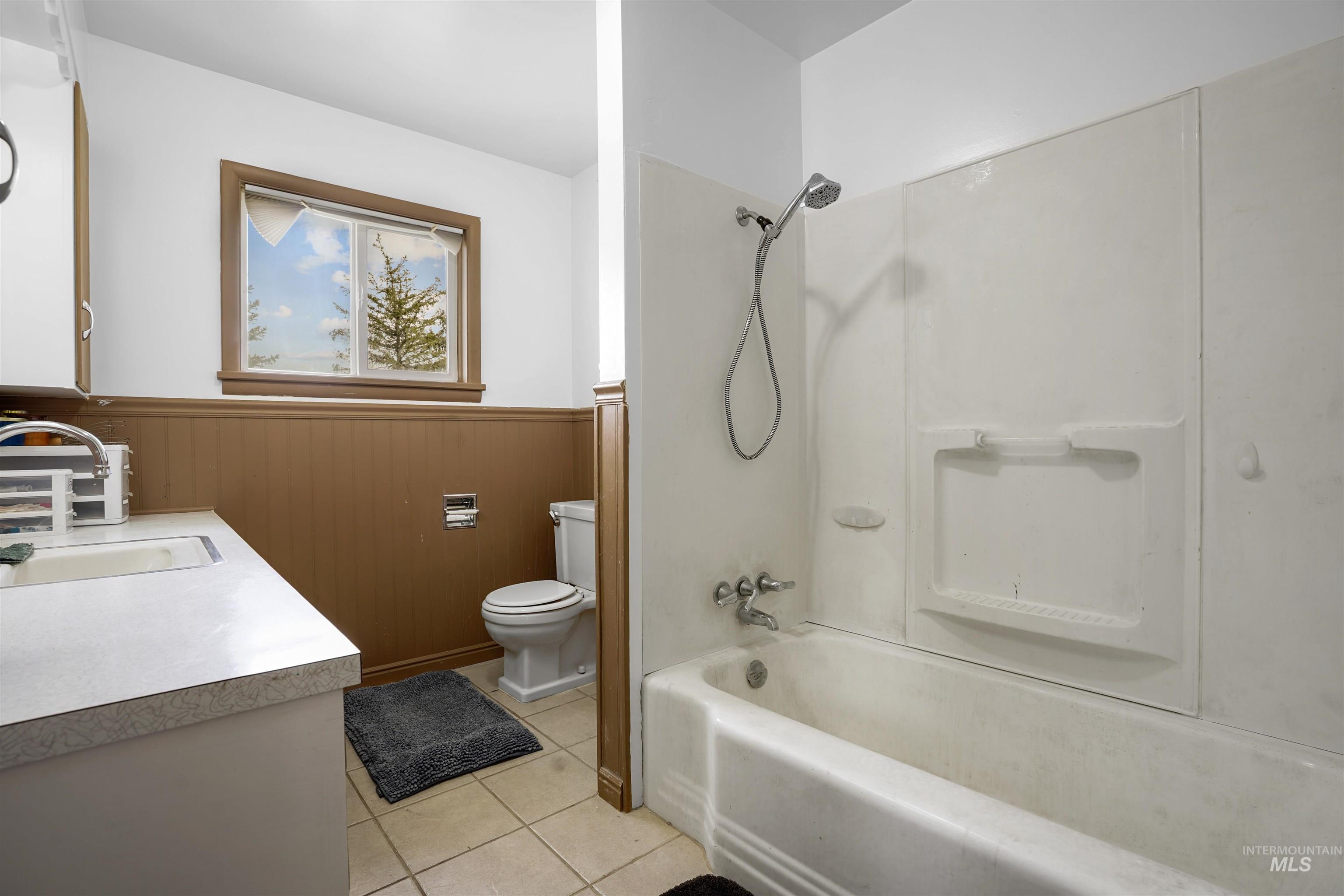 464 S 950 W Property Photo 8