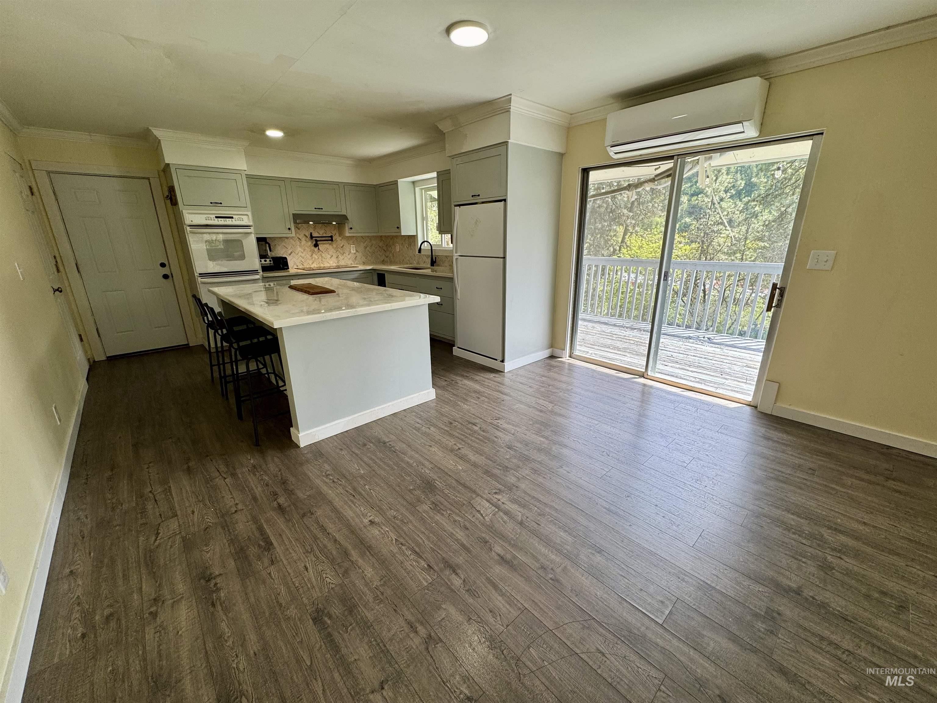 250 Hill Rd Duplex Property Photo 11