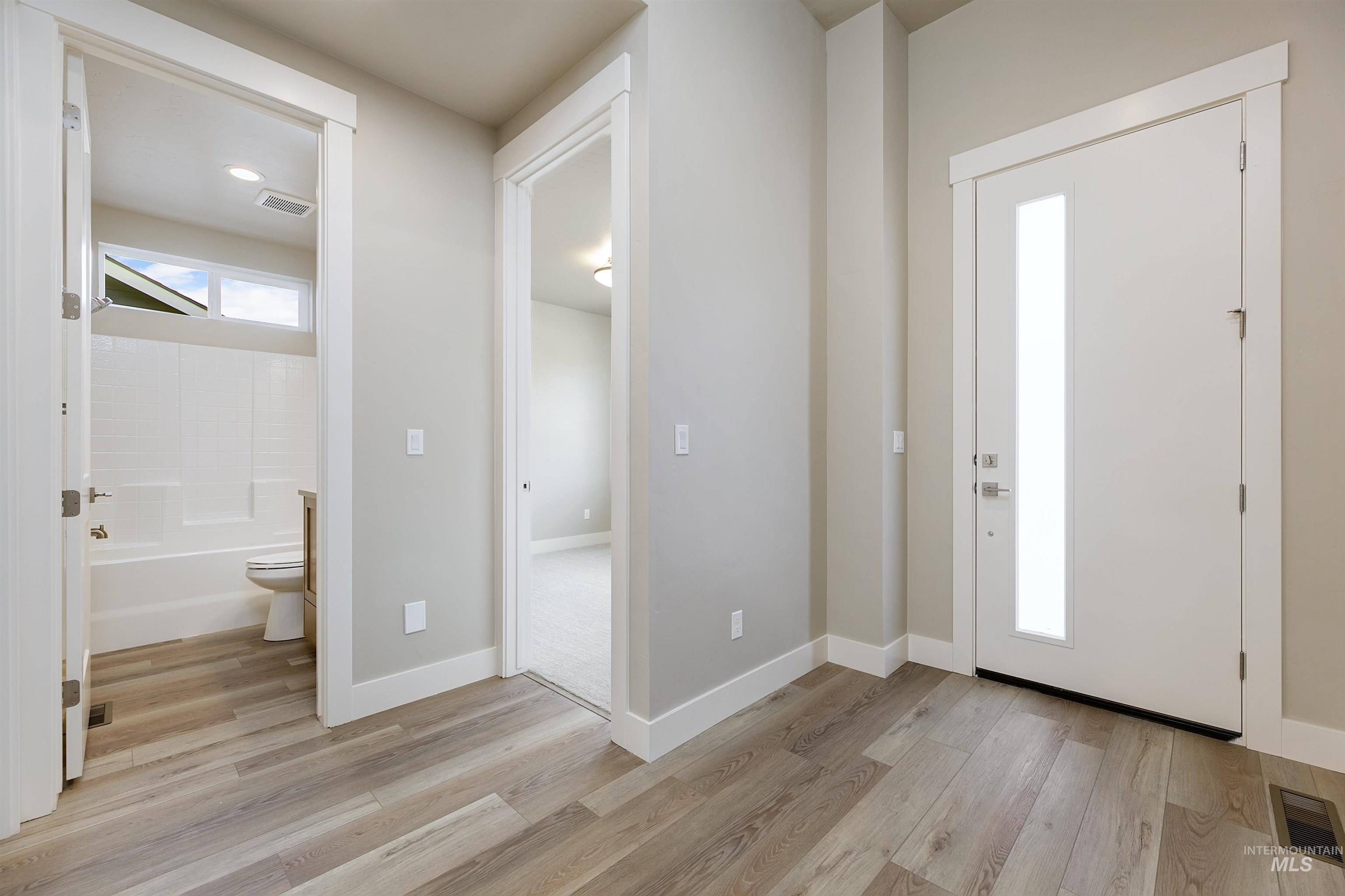 2330 E Monhegan Drive Property Photo 3
