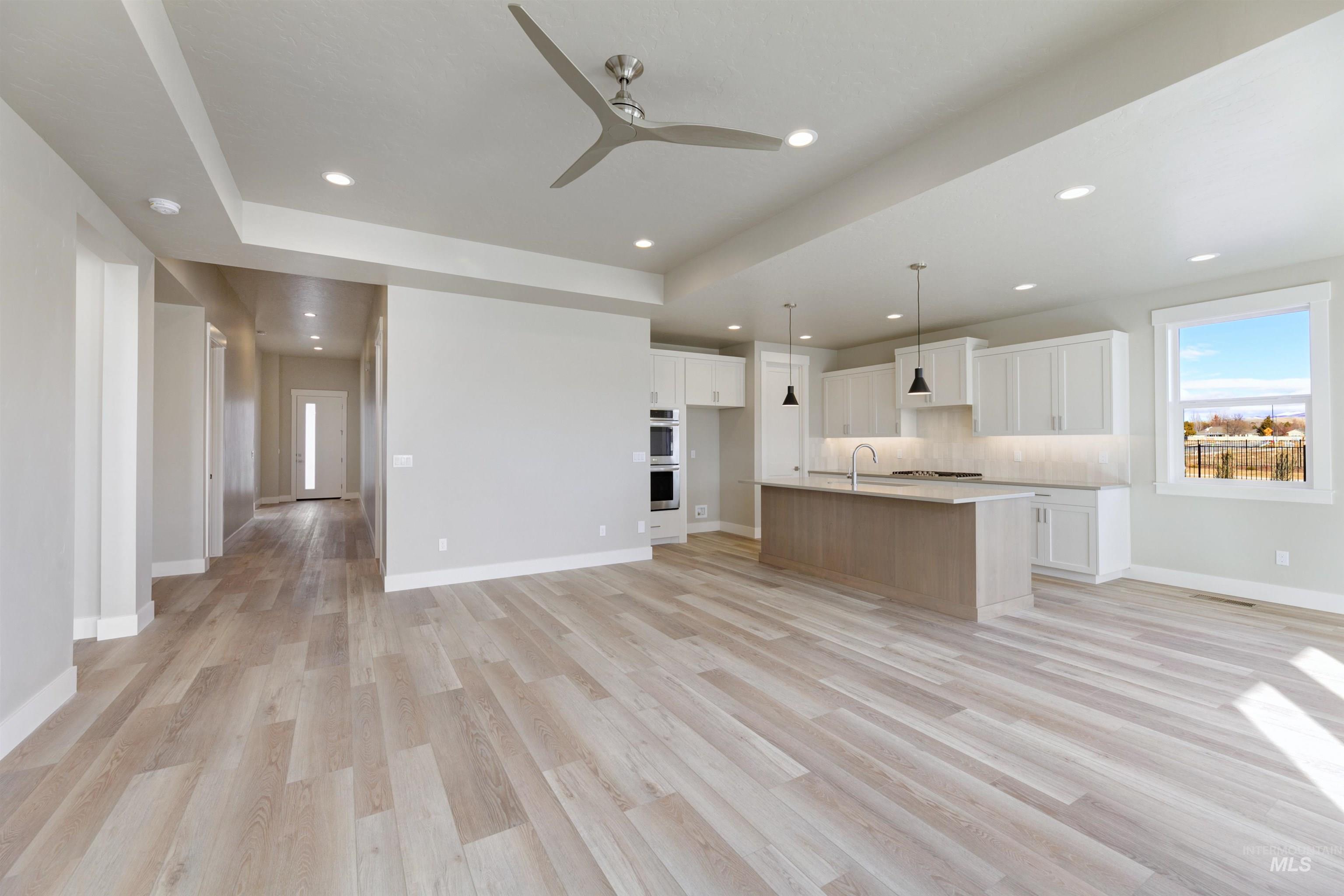 2330 E Monhegan Drive Property Photo 6