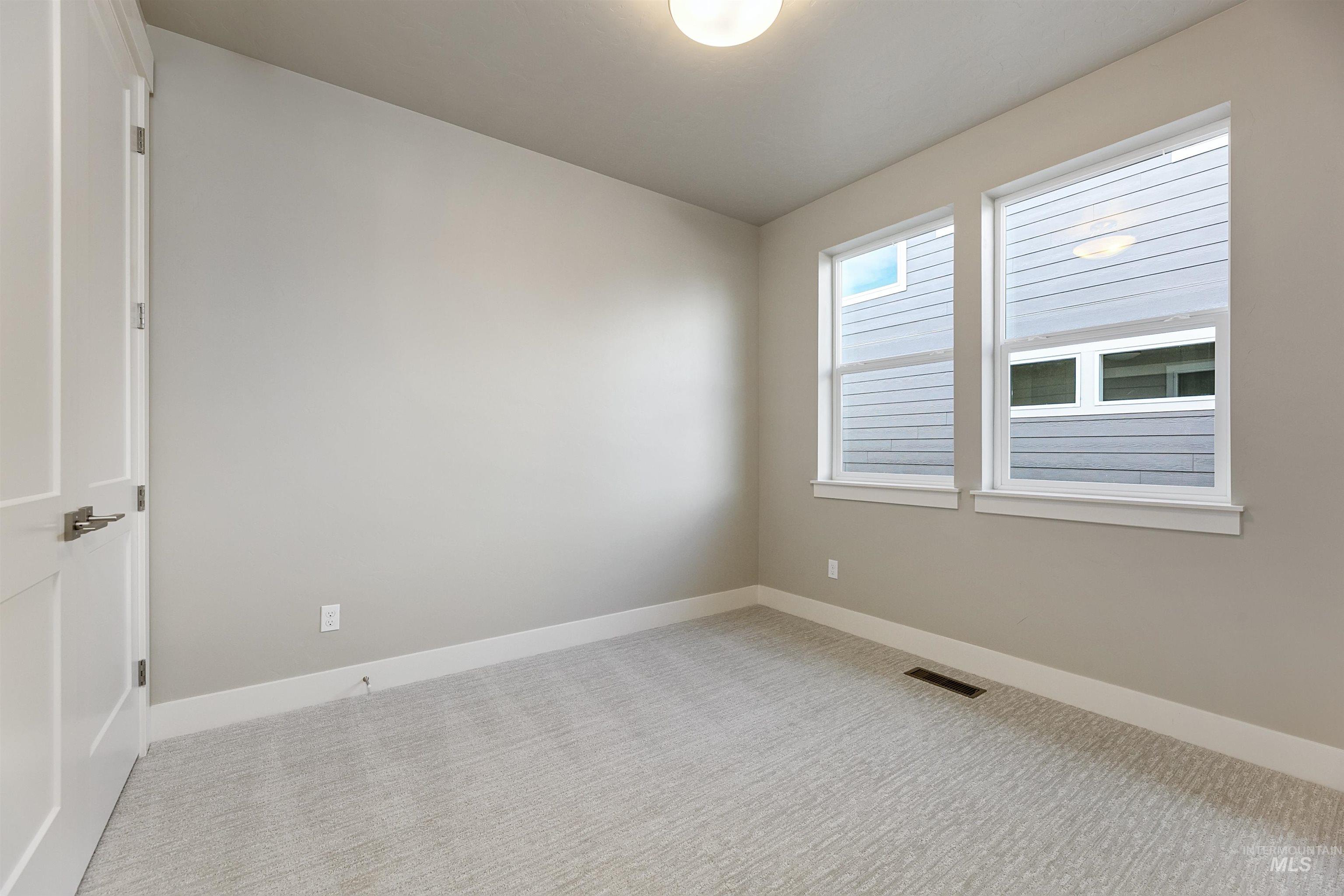 2330 E Monhegan Drive Property Photo 18