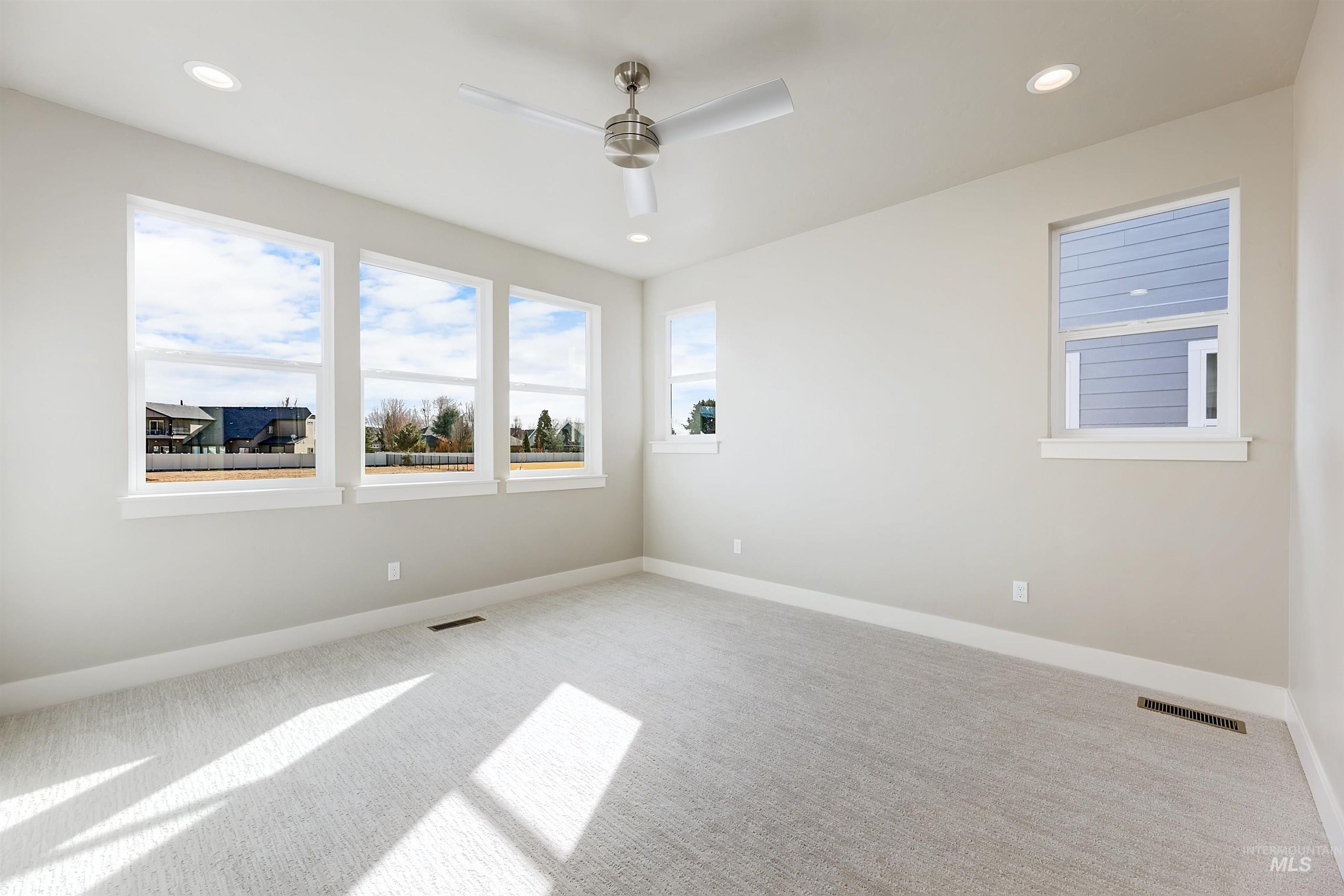 2330 E Monhegan Drive Property Photo 22