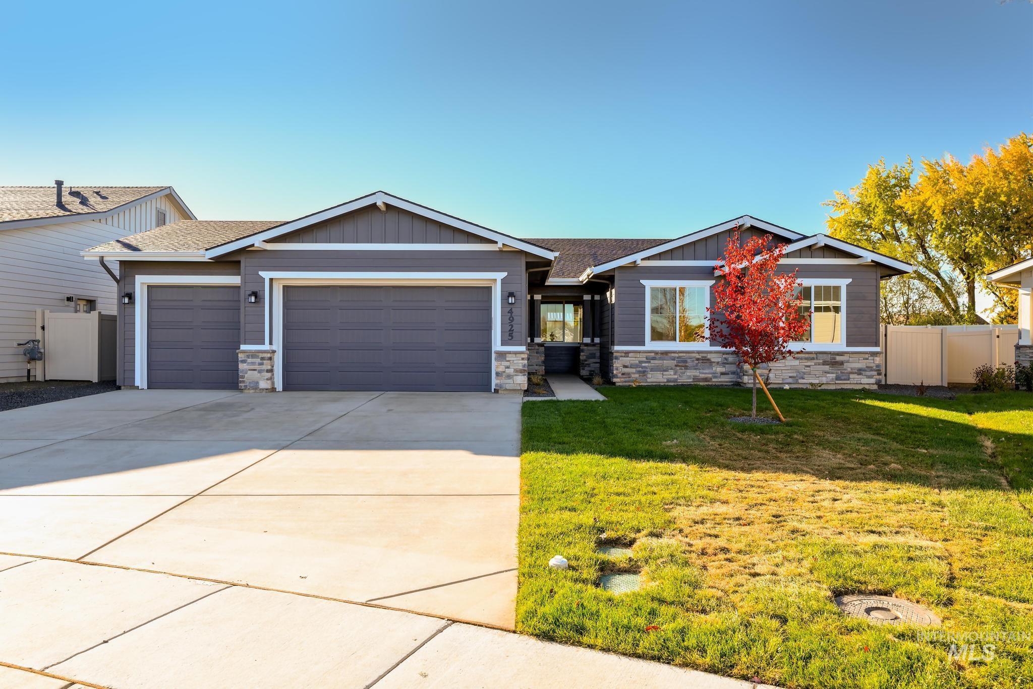 12668 W Wayfaring Dr Property Photo
