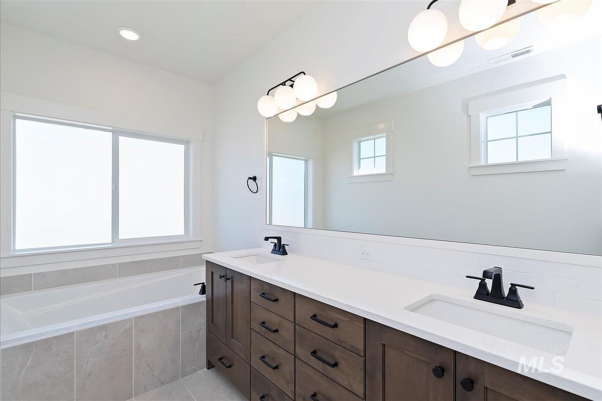 4716 N Camp Creek Ave Property Photo 24