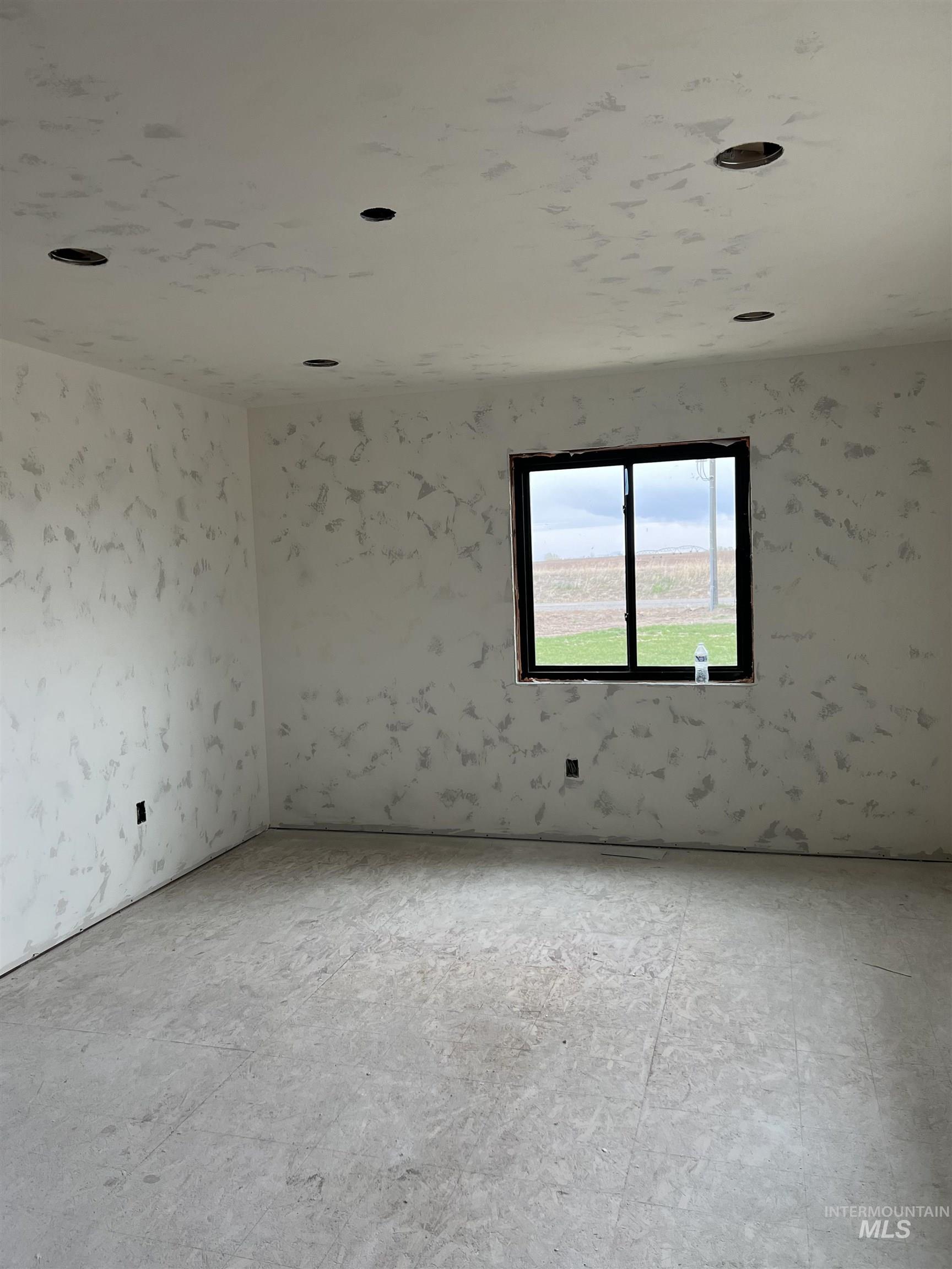 427 E 300 N Property Photo 4