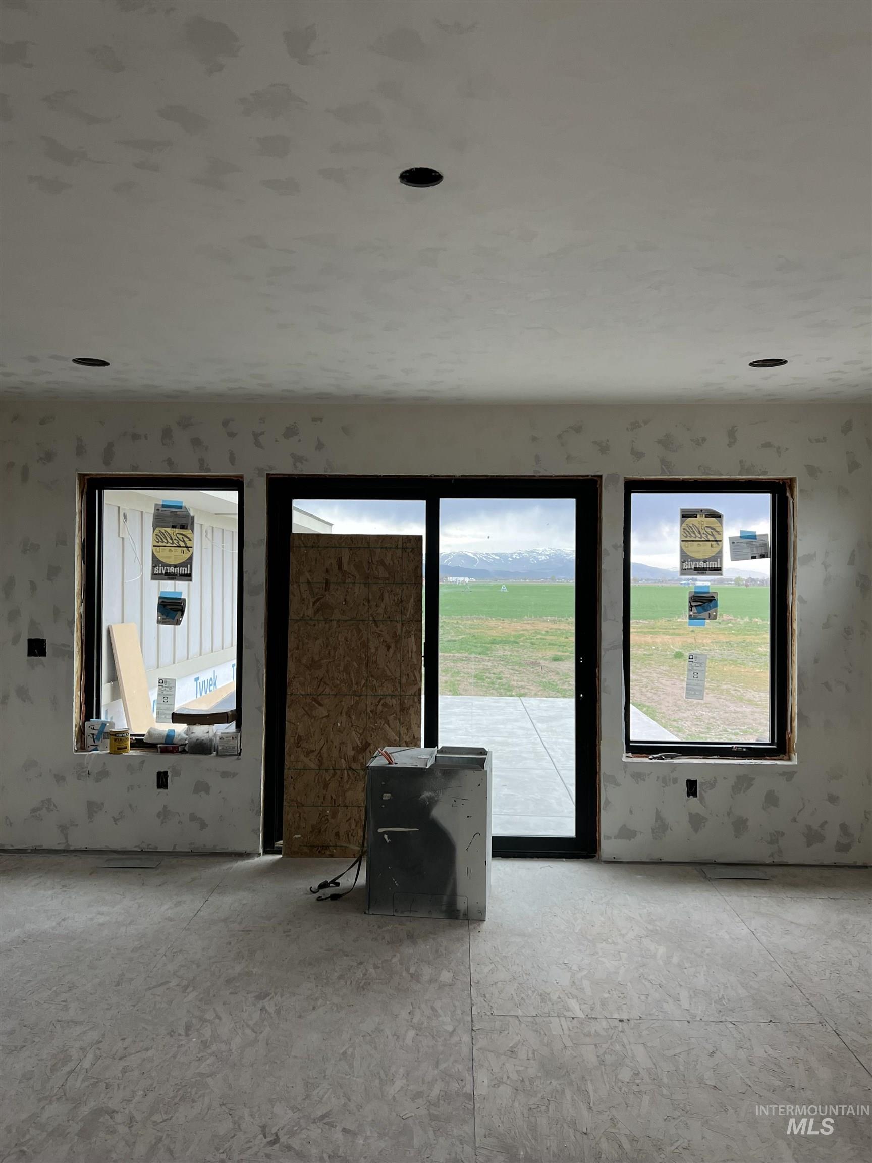 427 E 300 N Property Photo 6