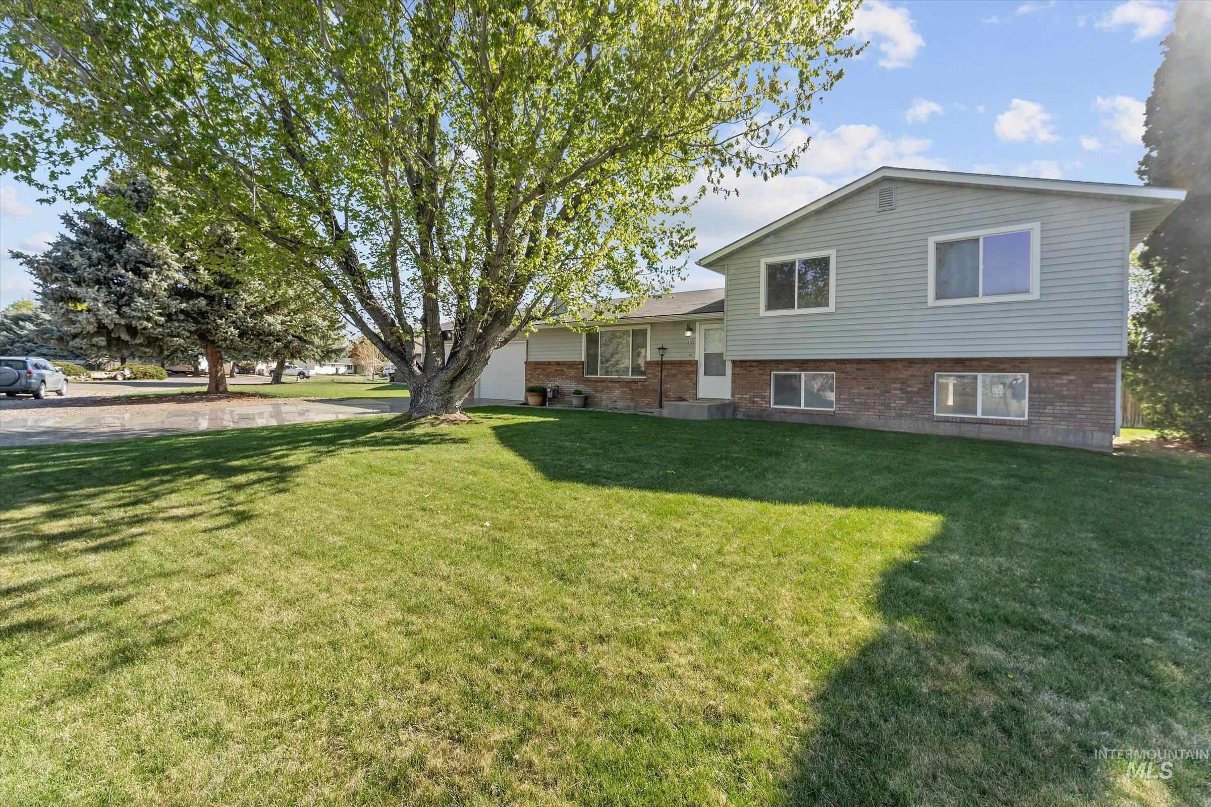210 Nw Wilson Circle Property Photo