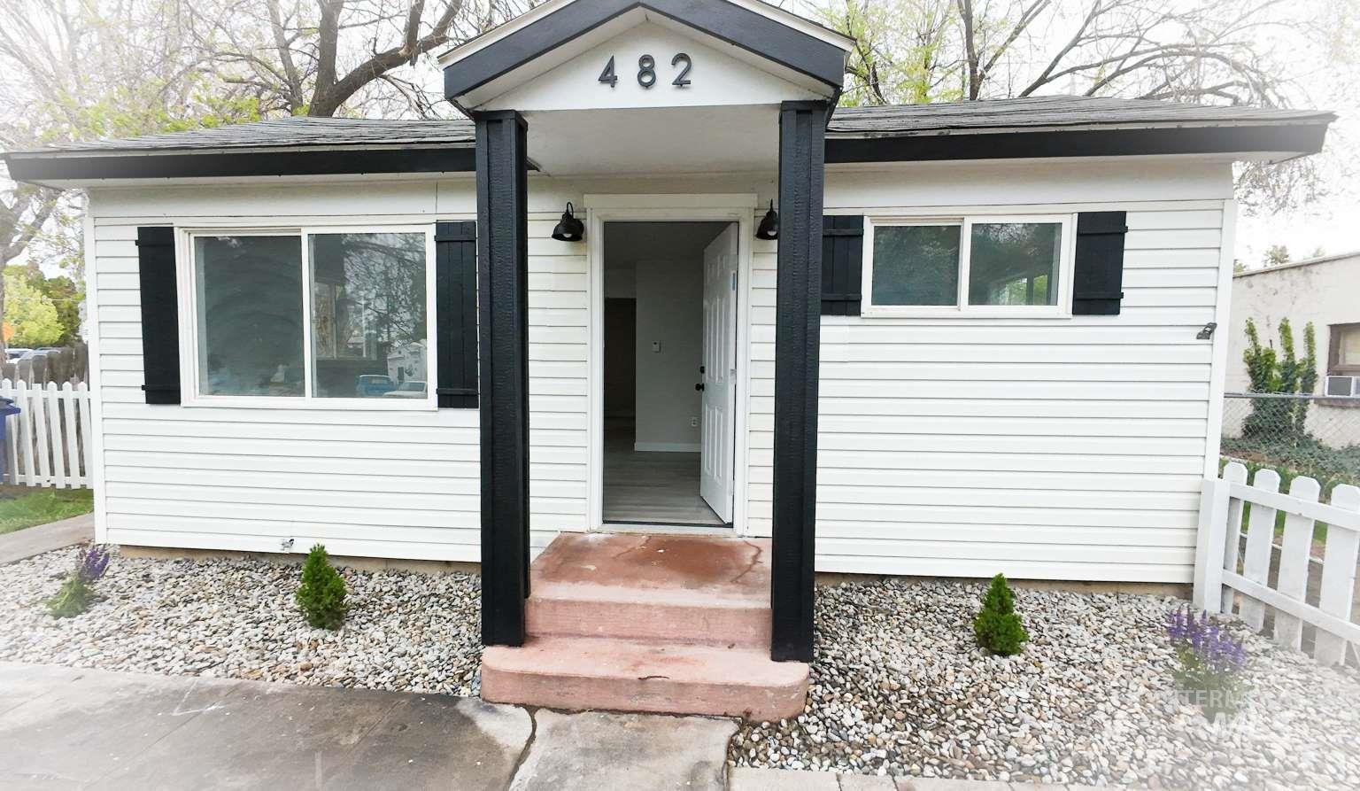 482 Van Buren St Property Photo