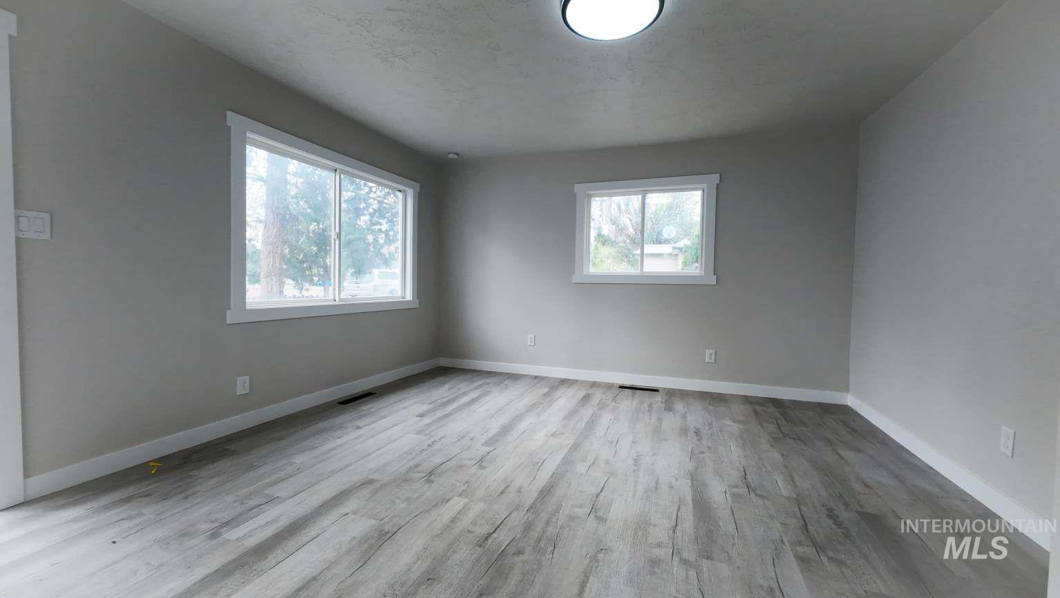 482 Van Buren St Property Photo 9