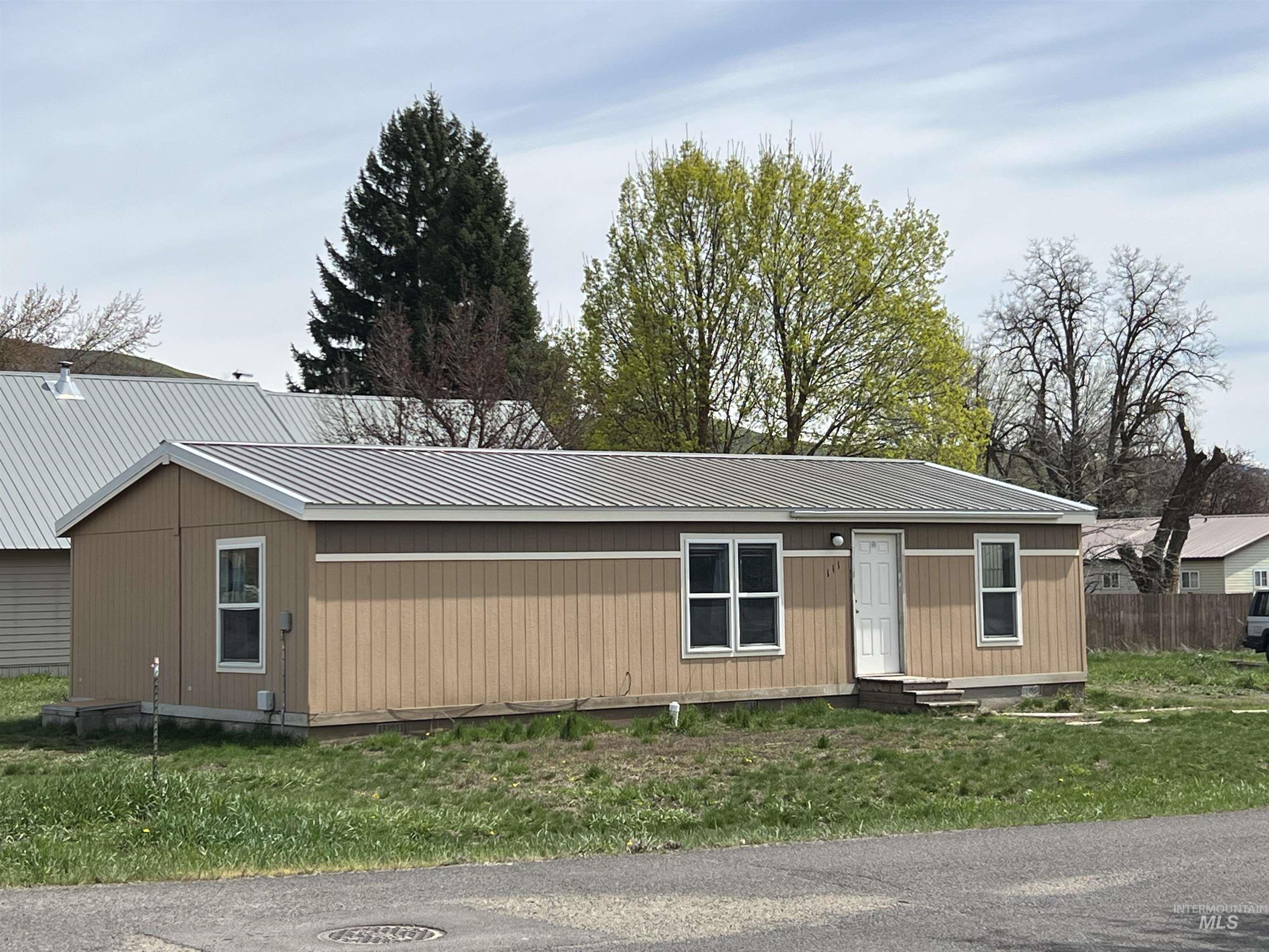 111 Winters Avenue Property Photo