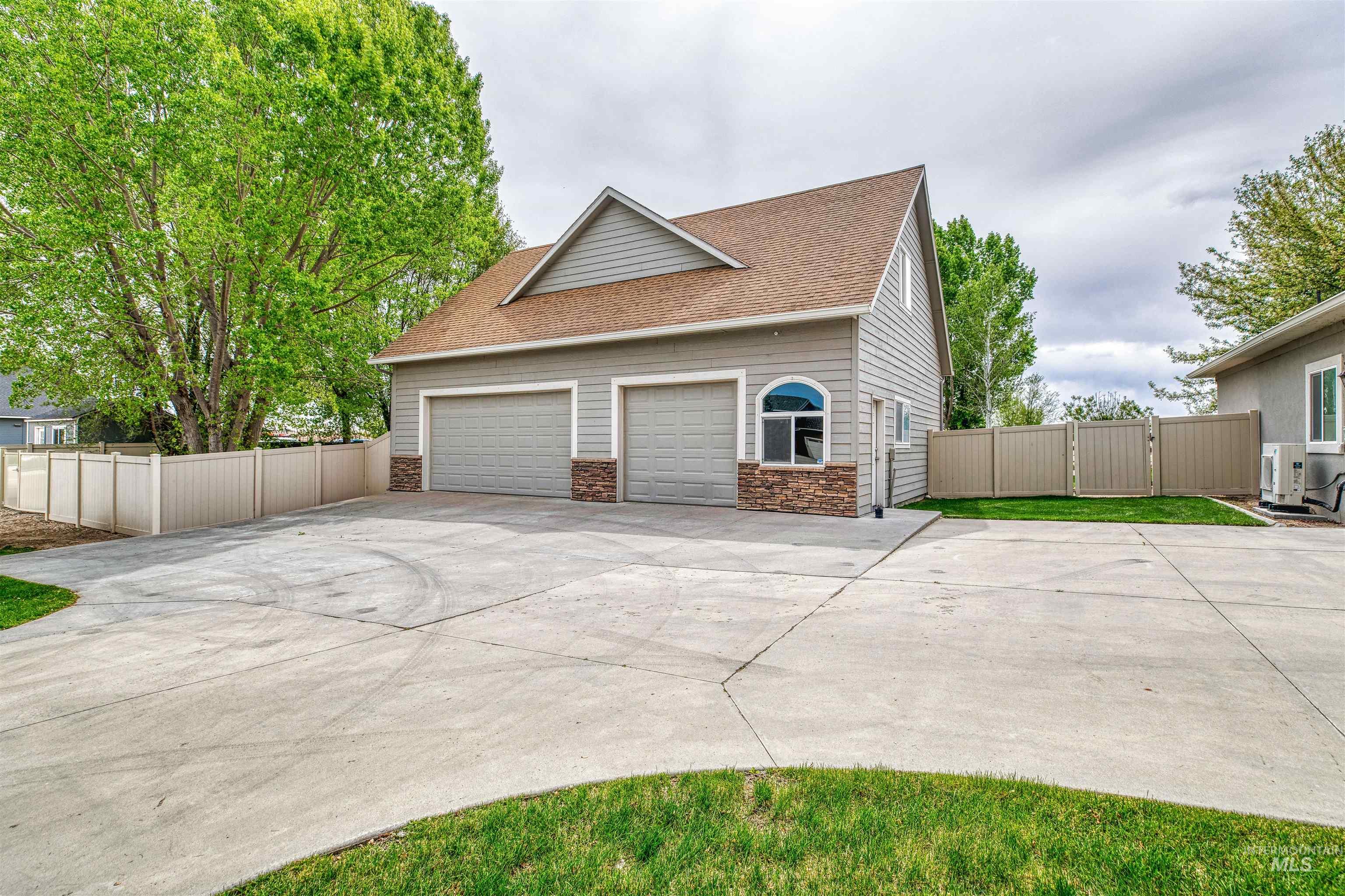 27607 Petolla Road Property Photo 2