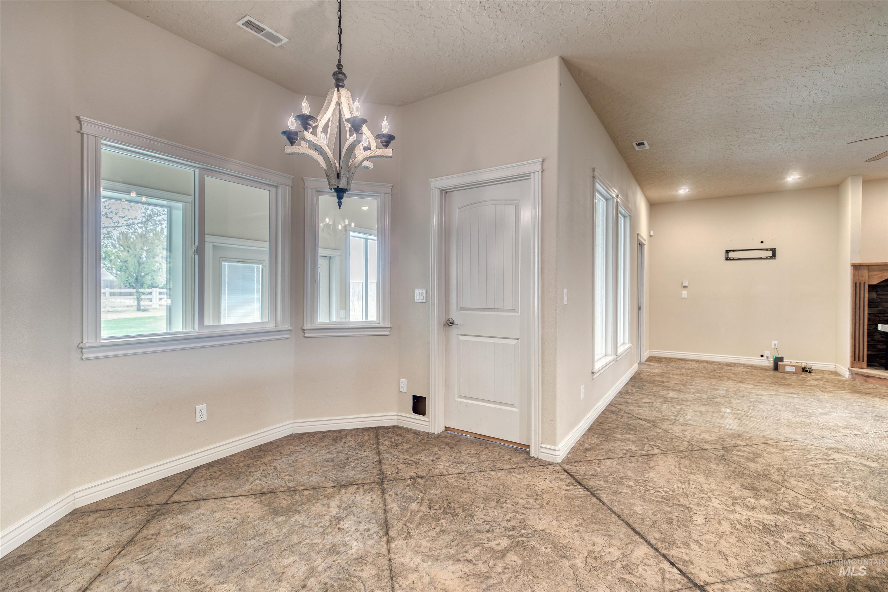 27607 Petolla Road Property Photo 11