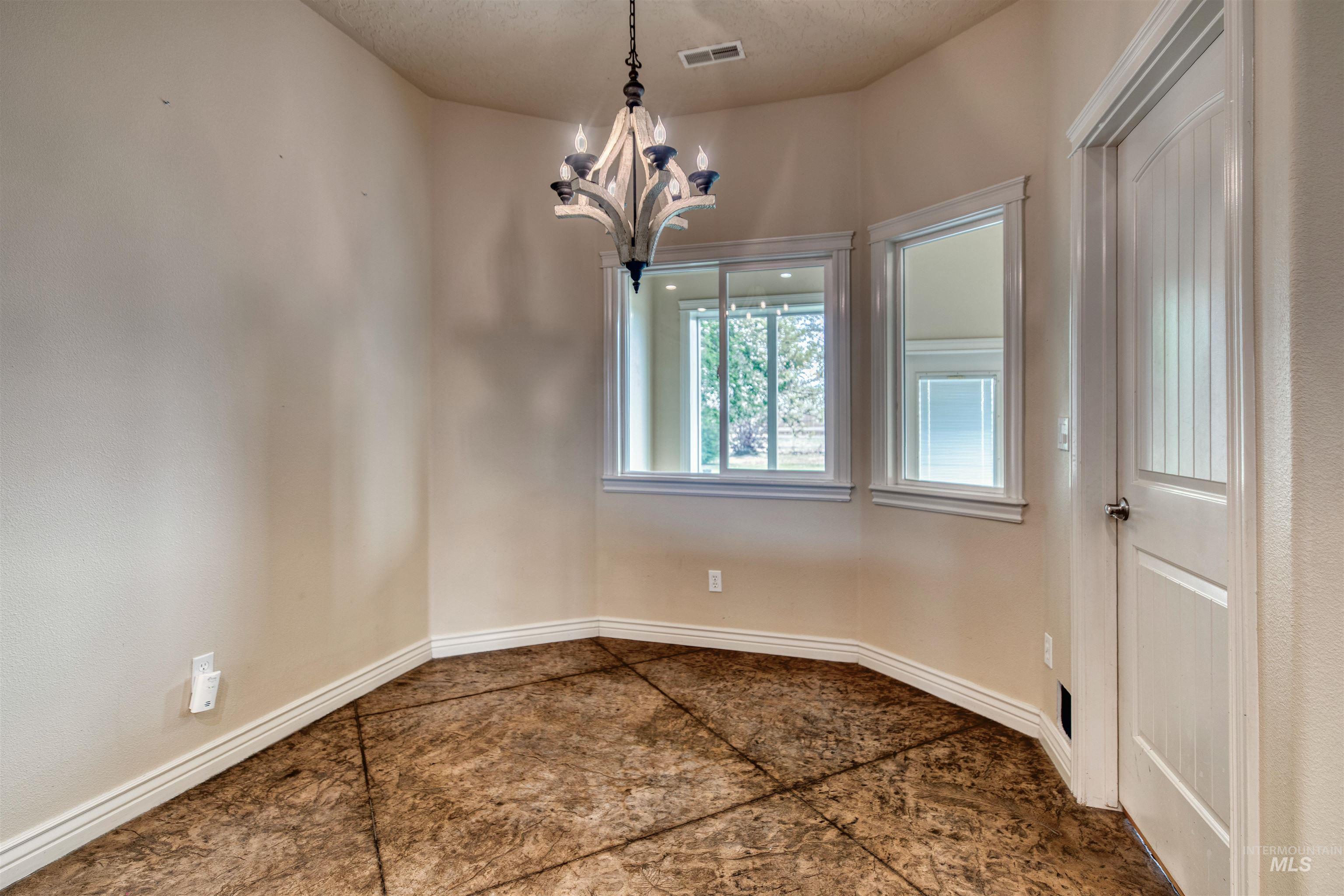 27607 Petolla Road Property Photo 12
