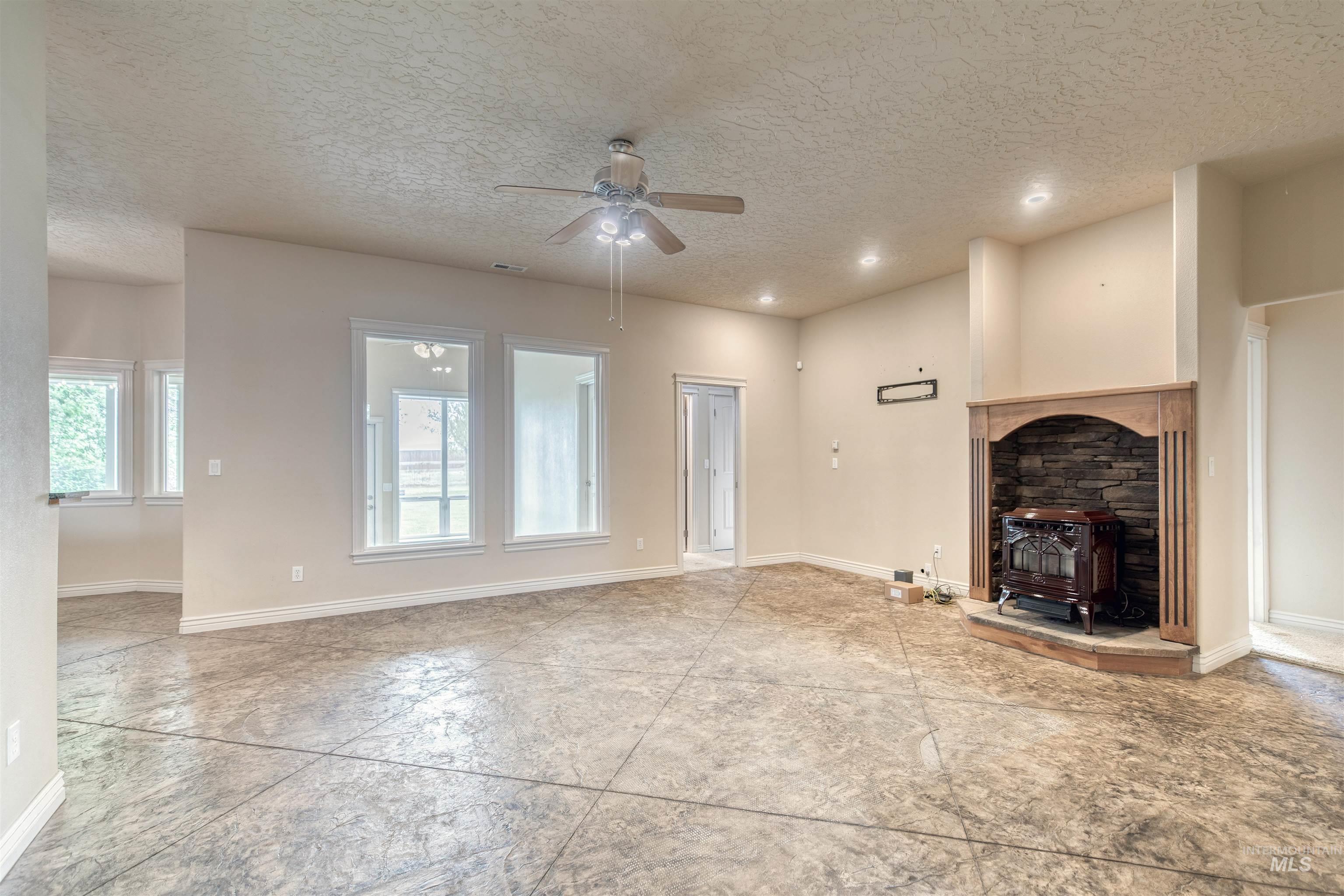 27607 Petolla Road Property Photo 13