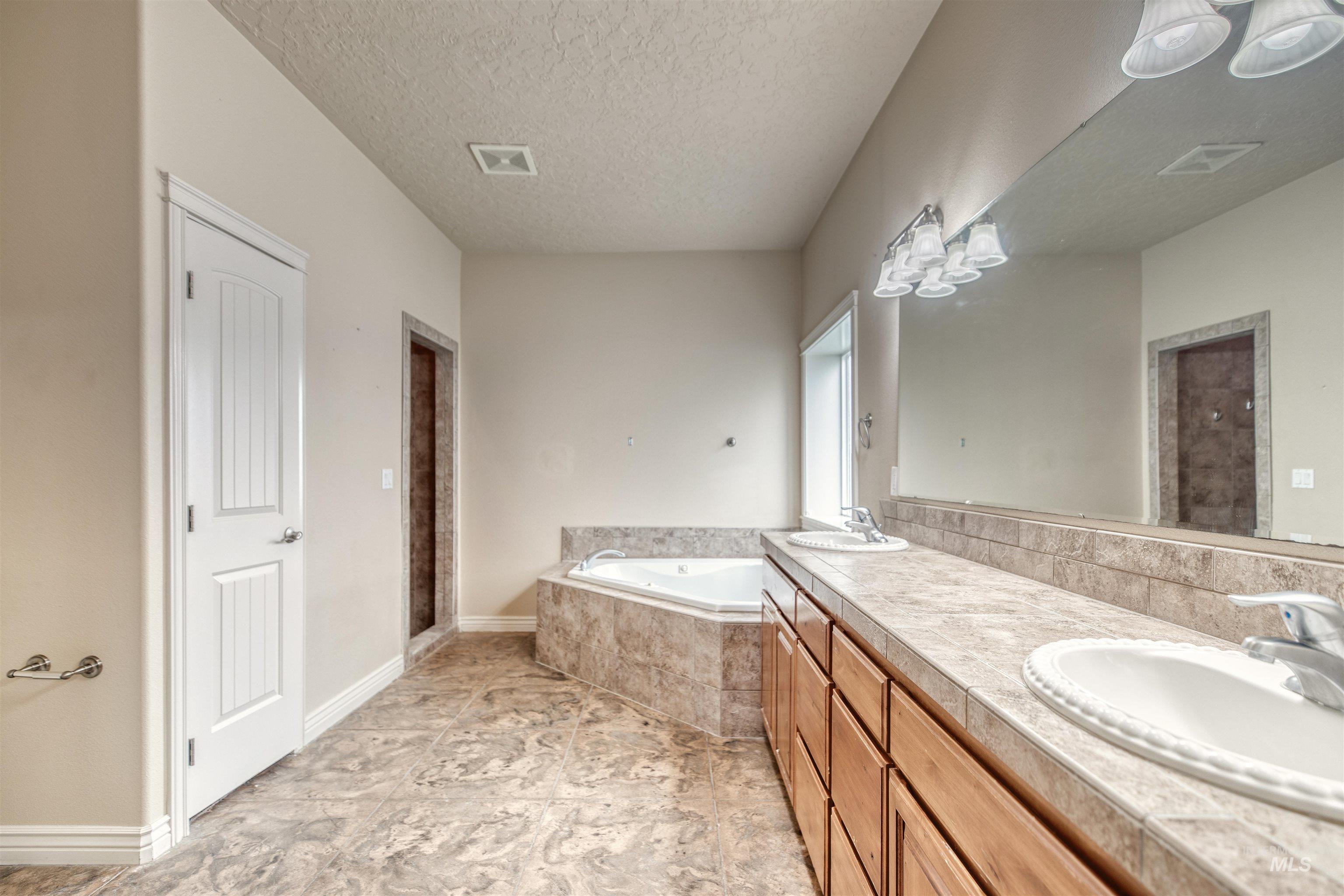 27607 Petolla Road Property Photo 24