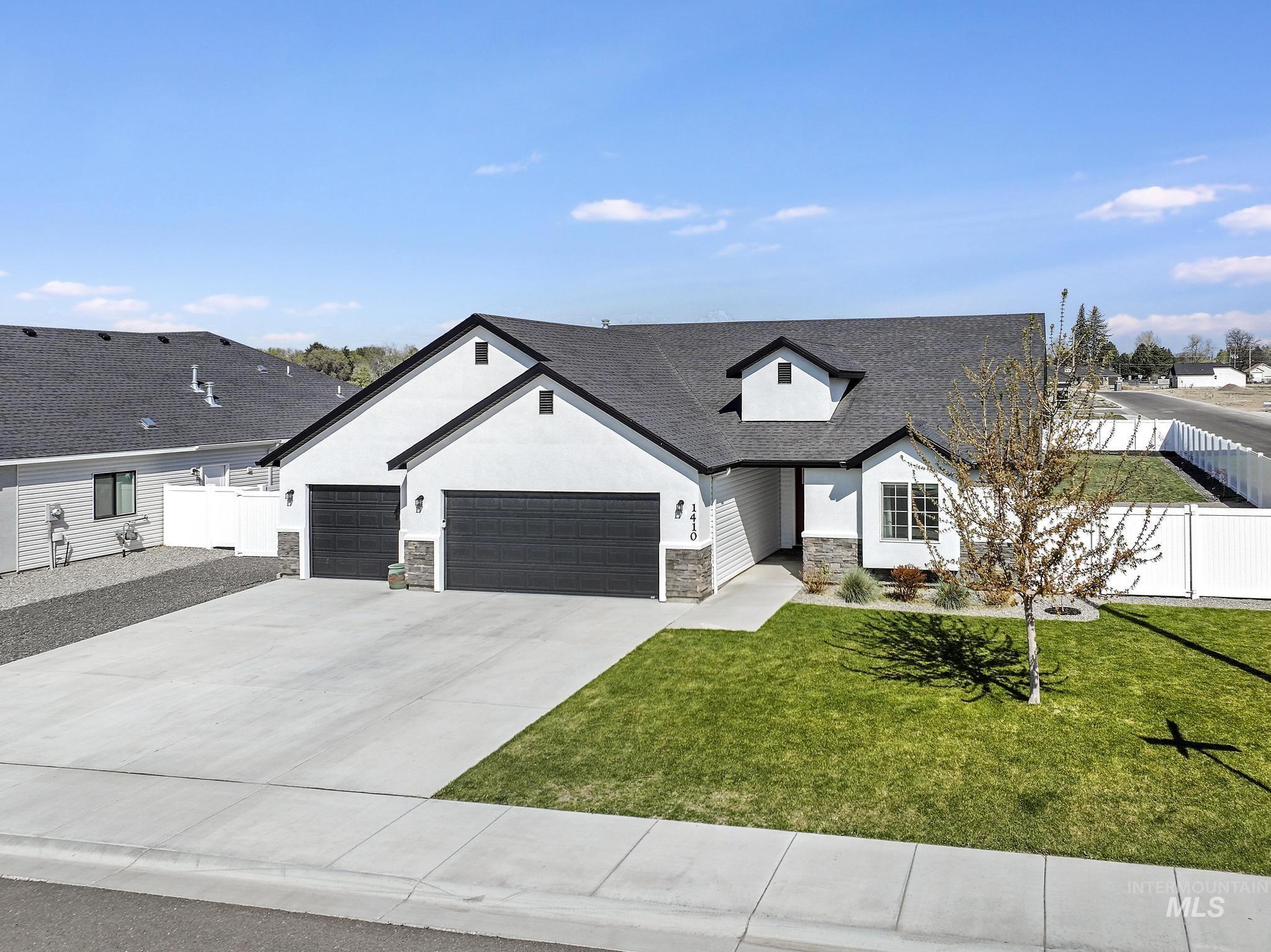 1410 N Birch Street Property Photo 4